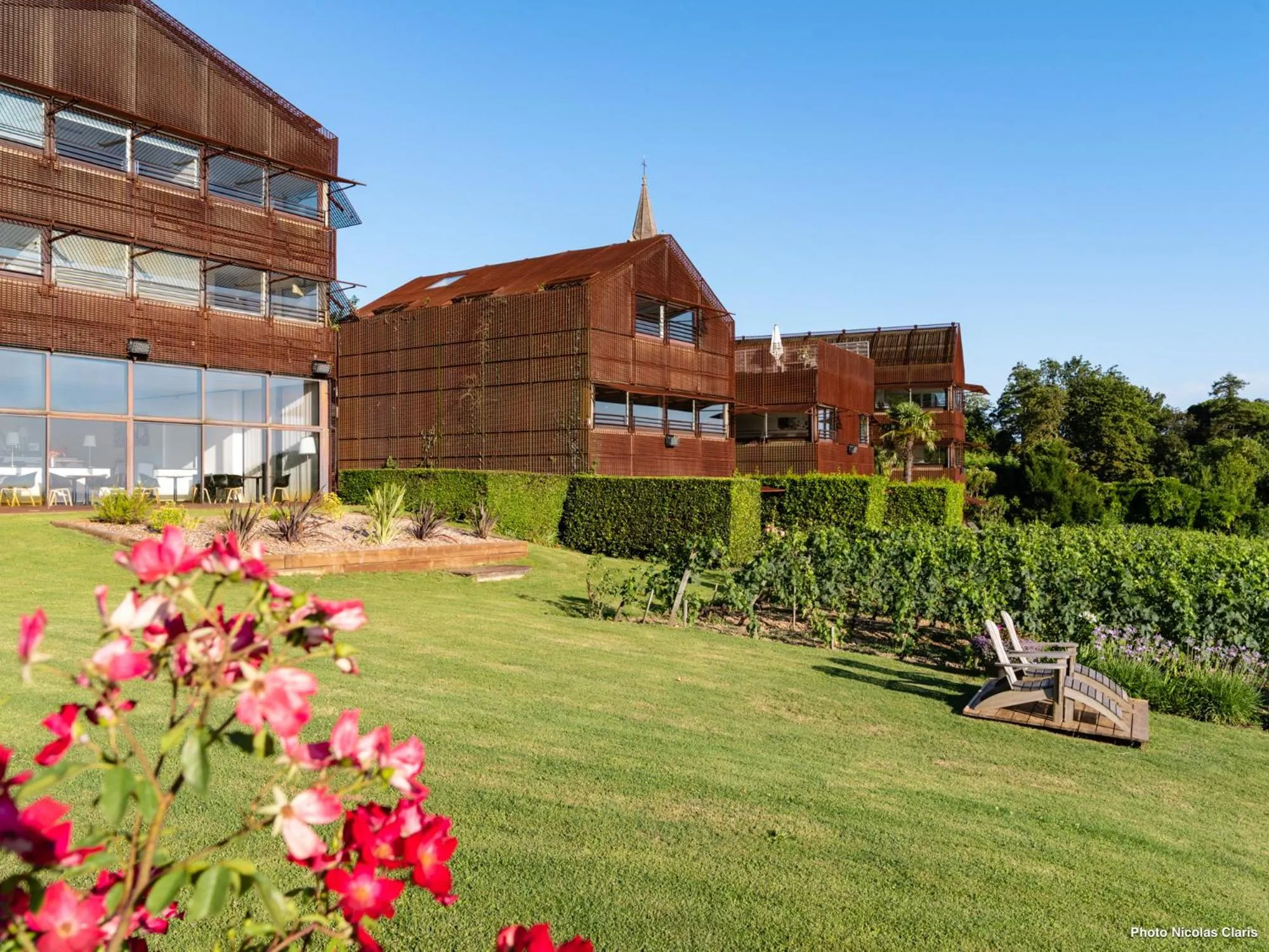 Property building in Hôtel Le Saint-James