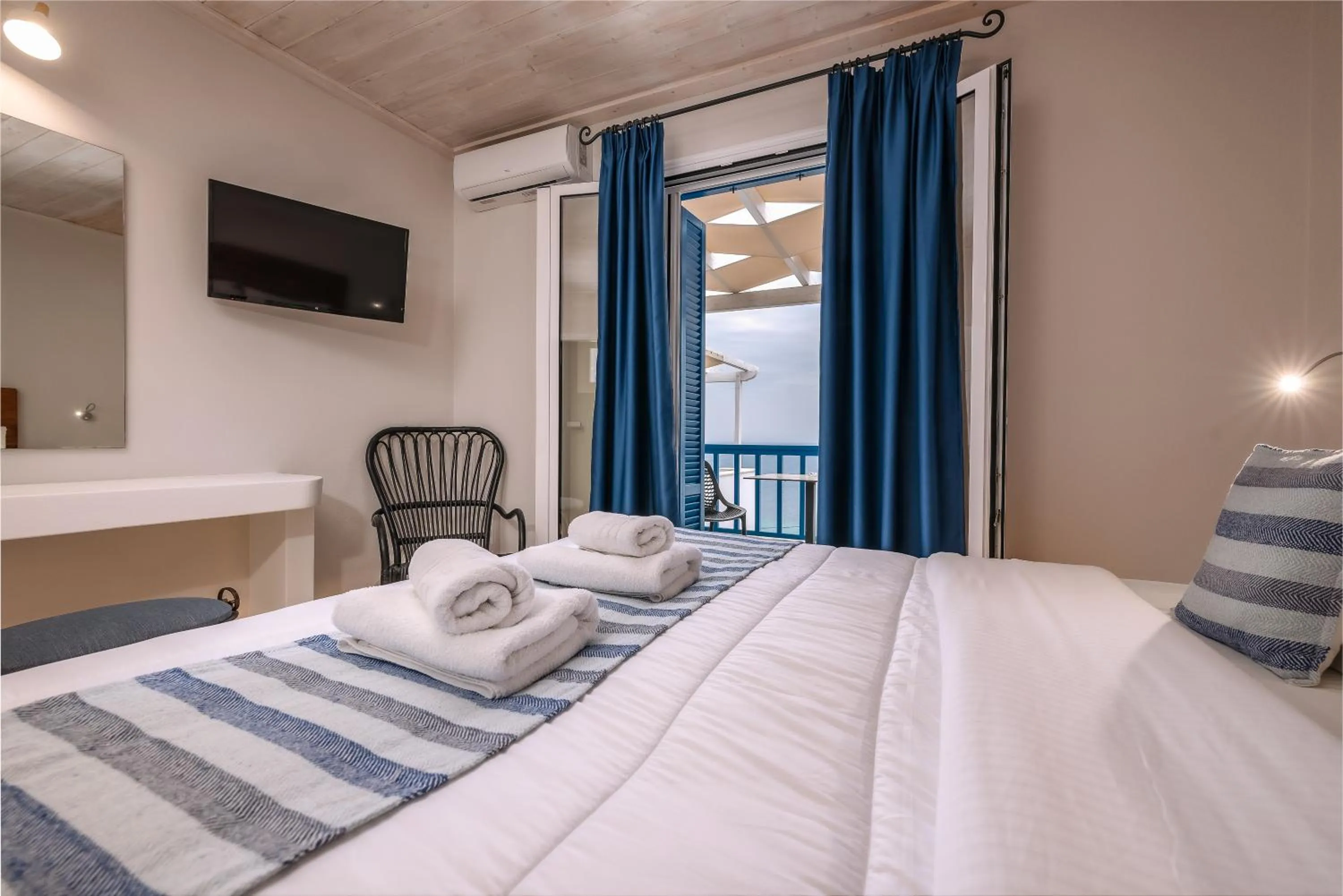 Bedroom, Bed in Blue Bay Resort Village