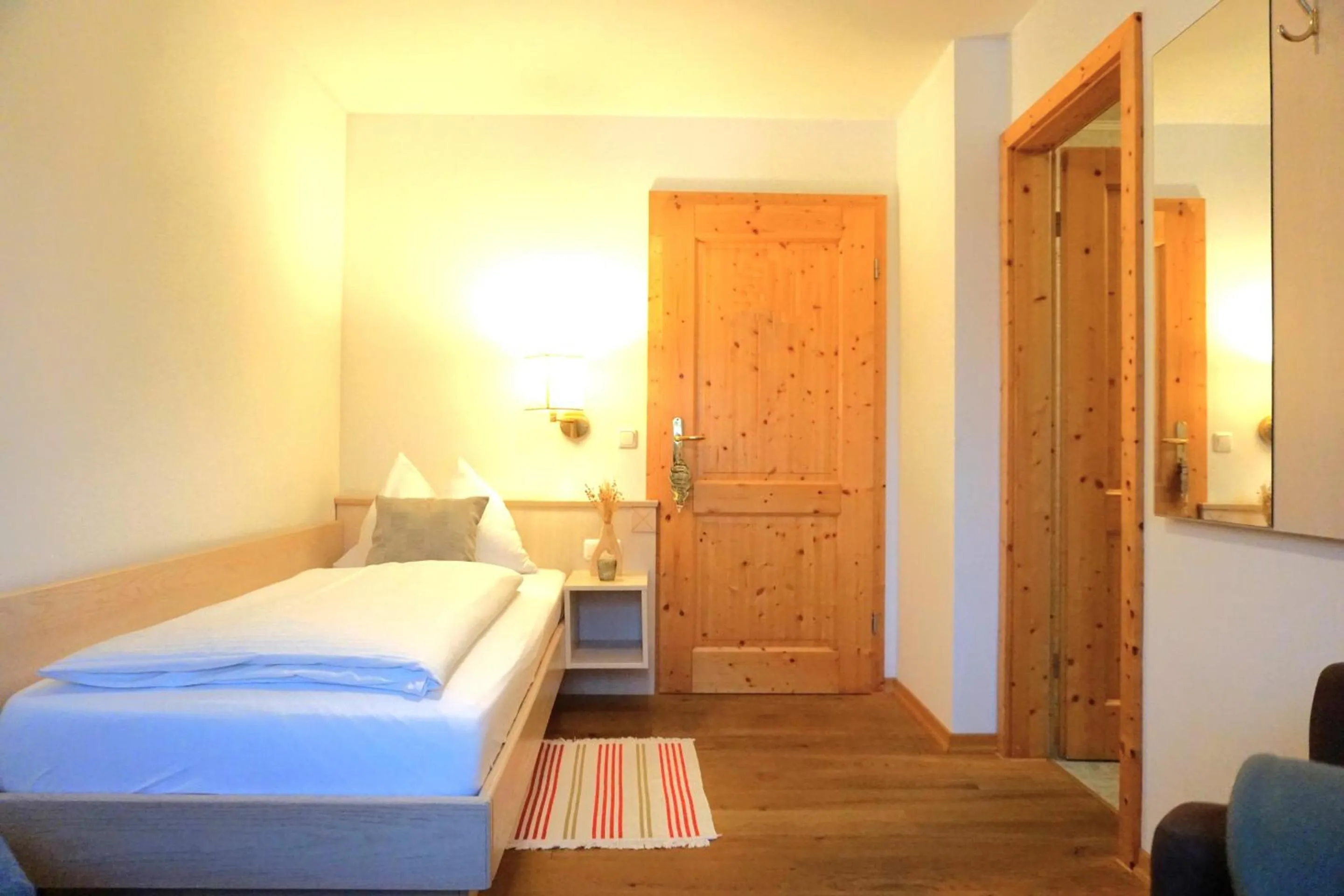 Bedroom, Bed in Landhotel und Gasthof Kirchberger