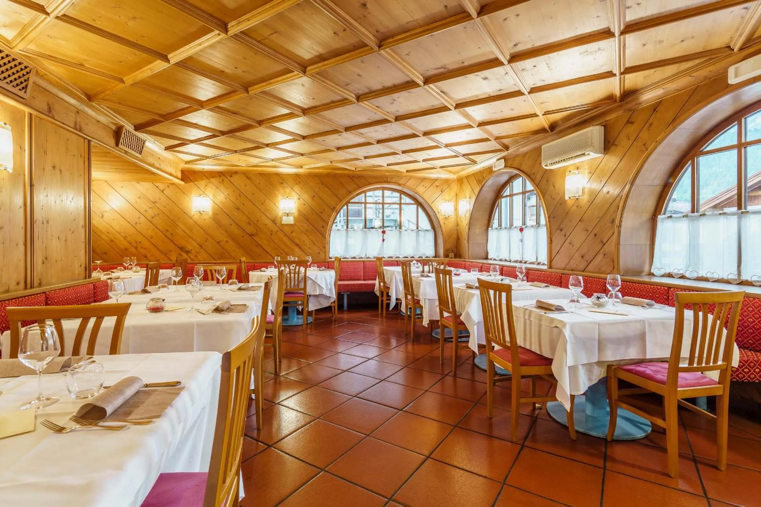 Restaurant/places to eat in Hotel Alemagna