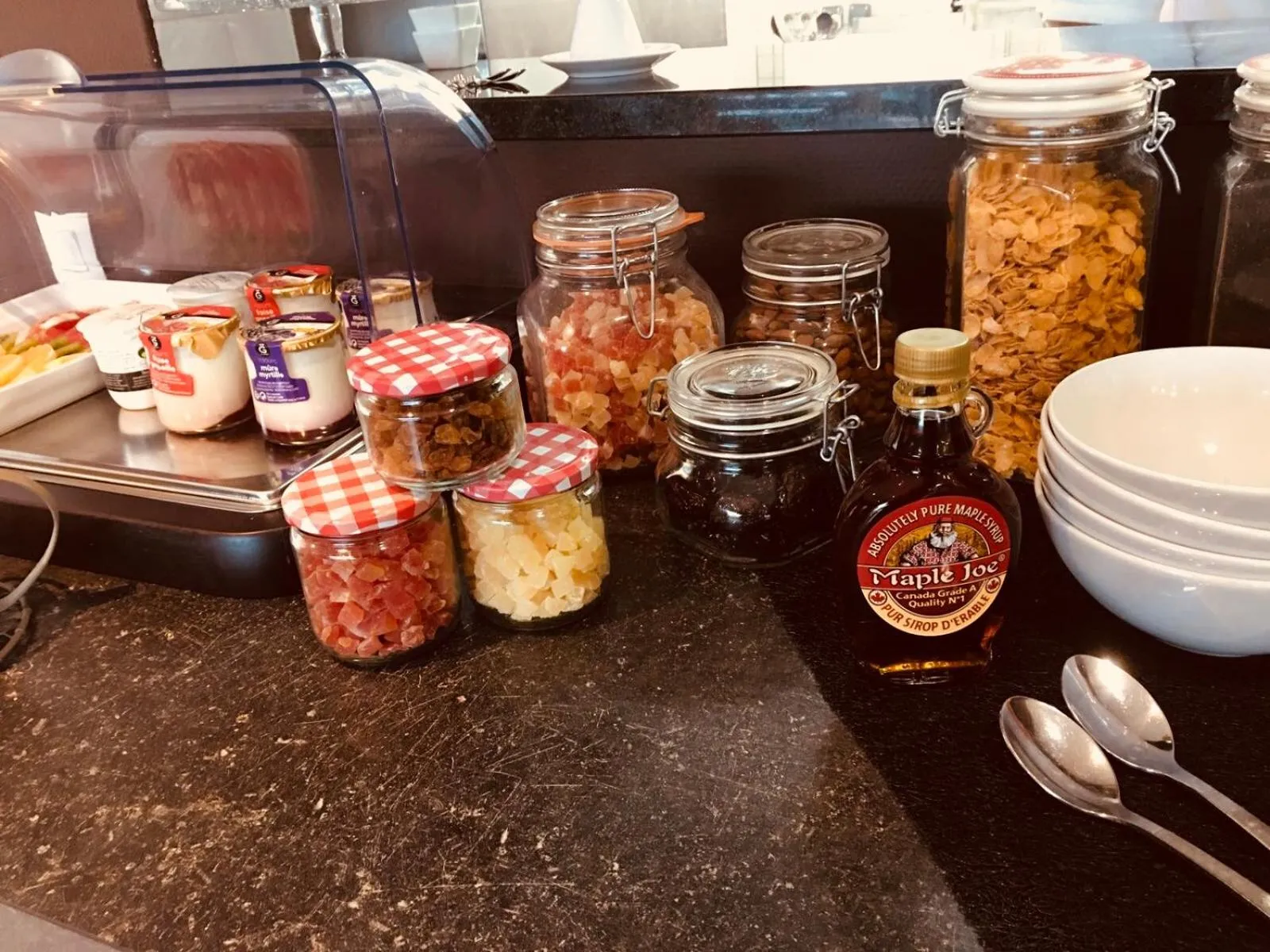 Continental breakfast in Le Domaine du Golf Country Club de Bigorre