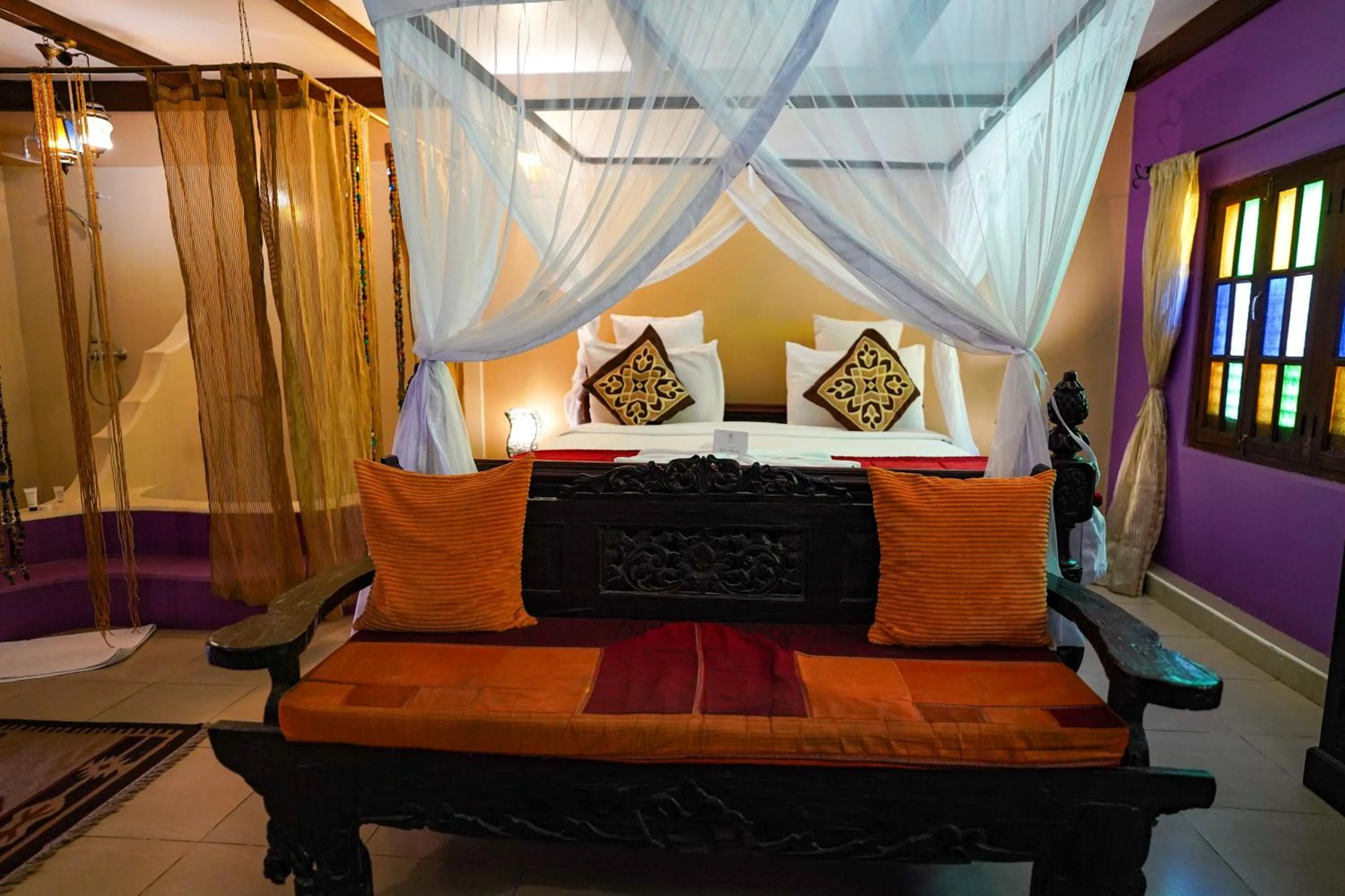 Bathroom, Bed in Jafferji House