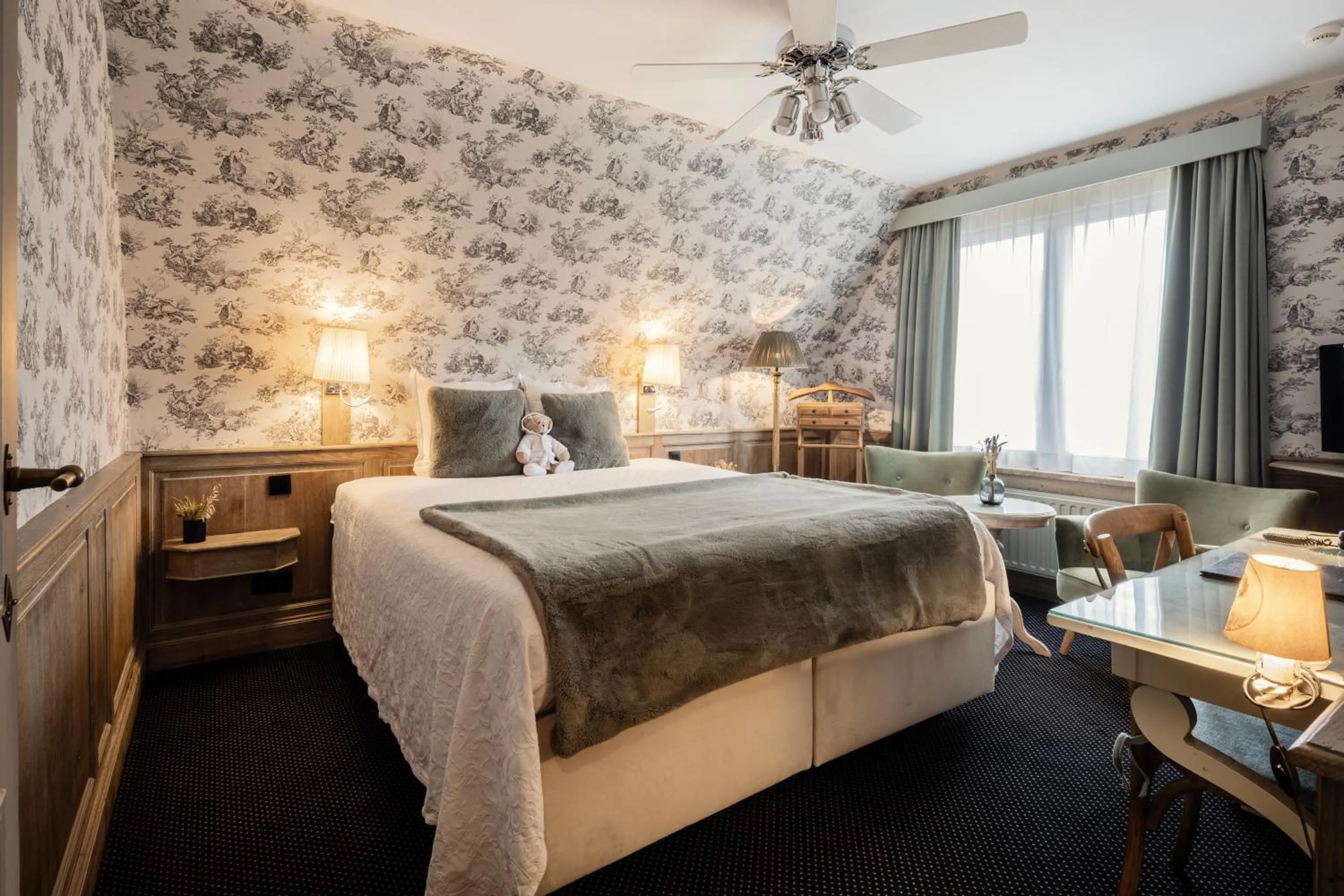 Seating area, Bed in Hotel Biskajer by CW Hotel Collection - Adults Only