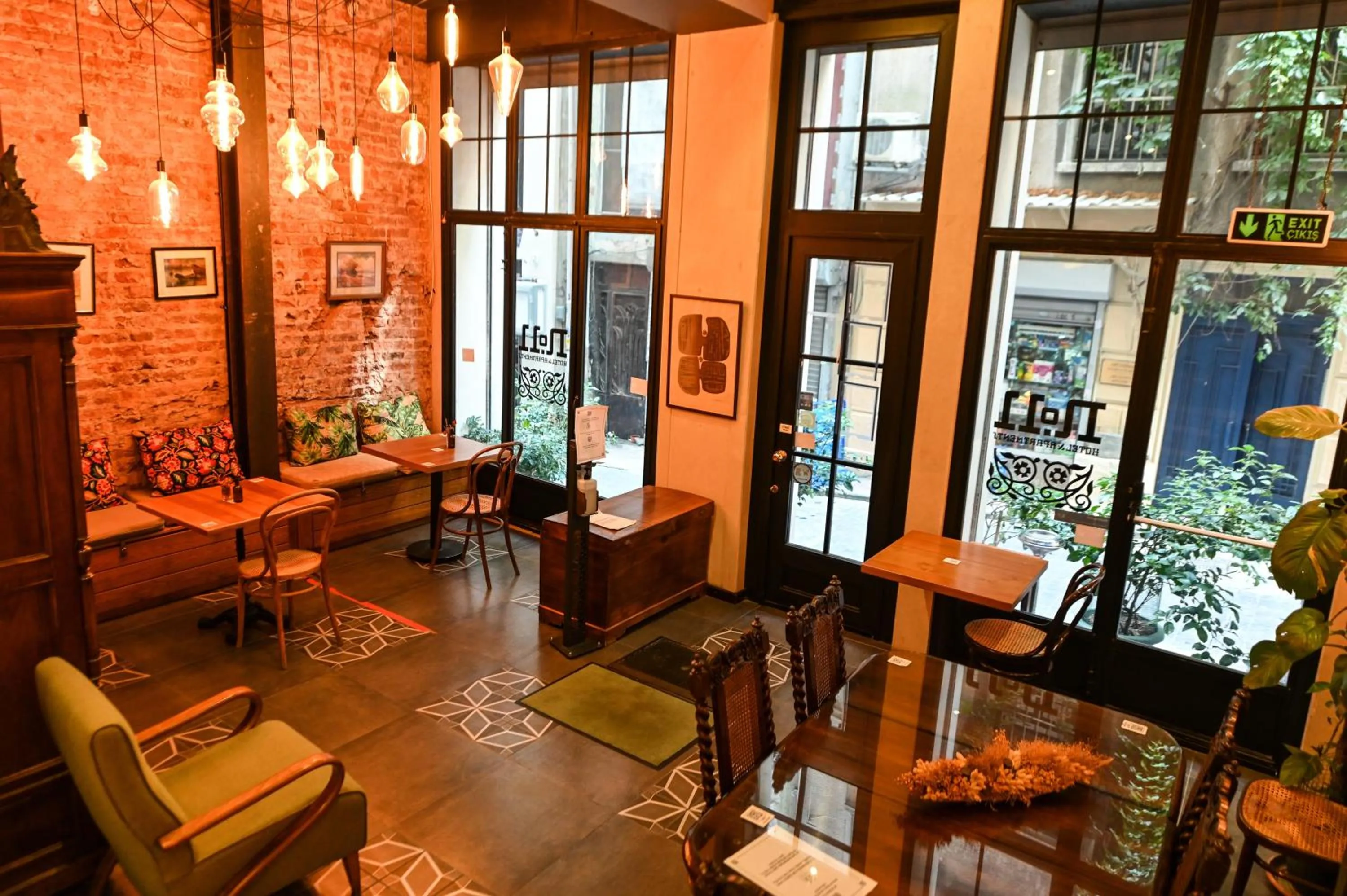 Lobby or reception in No11 Hotel & Apartments