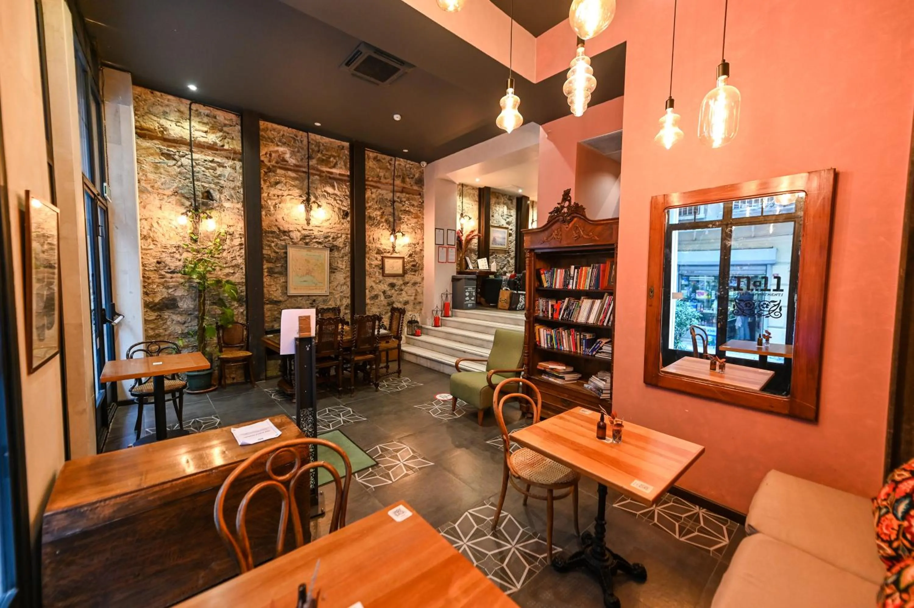 Lobby or reception in No11 Hotel & Apartments