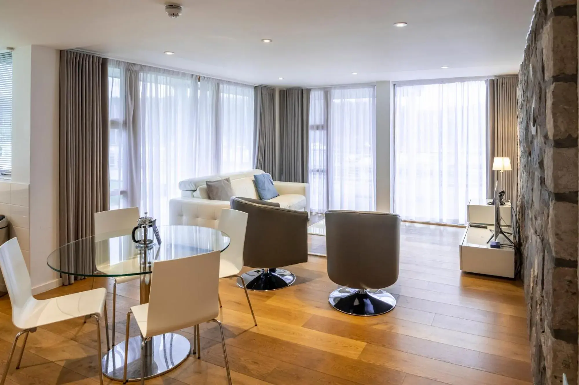 Luxury Two-Bedroom Apartment in Portavadie Loch Fyne Scotland Luxury Two-Bedroom Apartment in Portavadie Loch Fyne Scotland