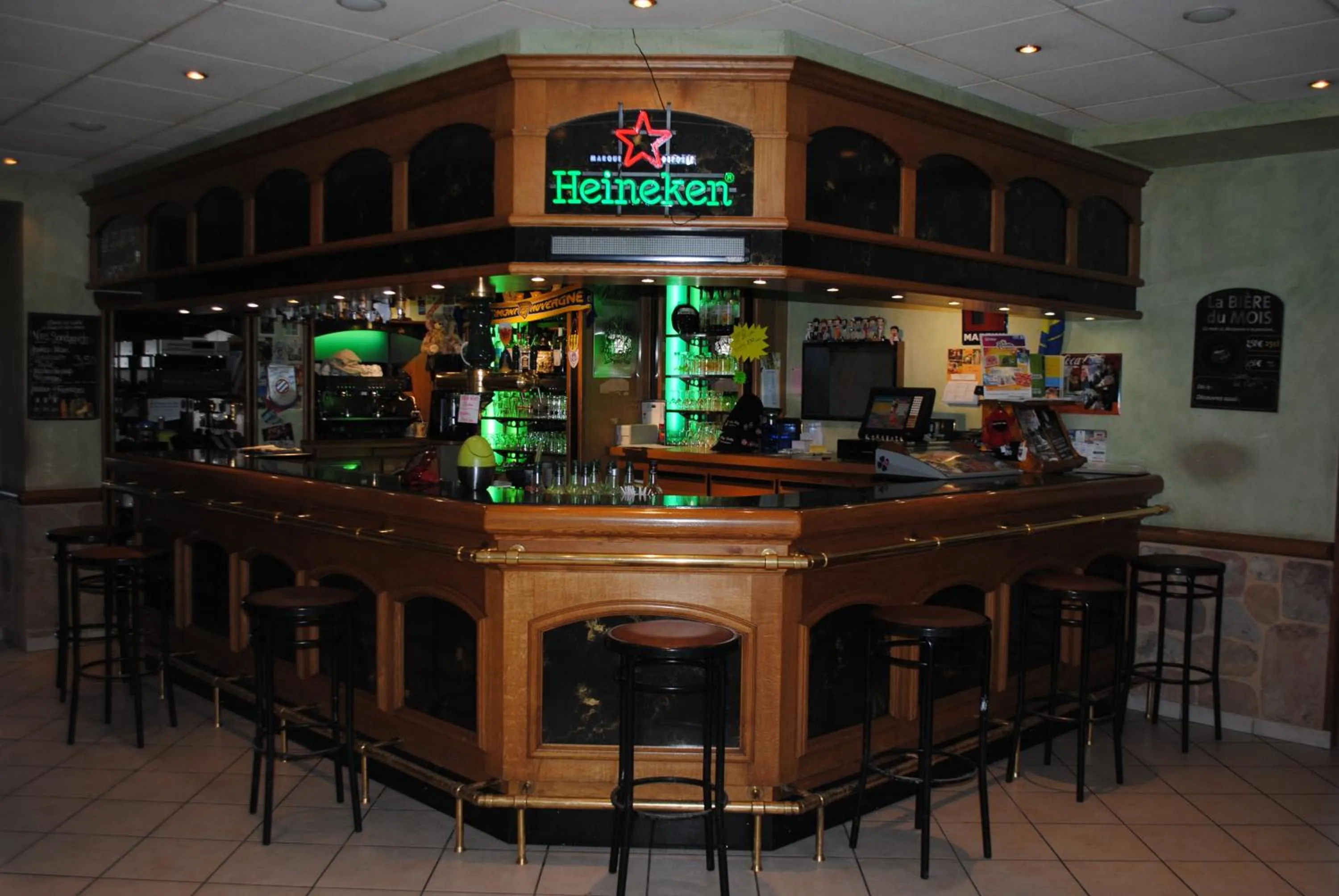 Lounge or bar in Hotel des voyageurs Chez Betty