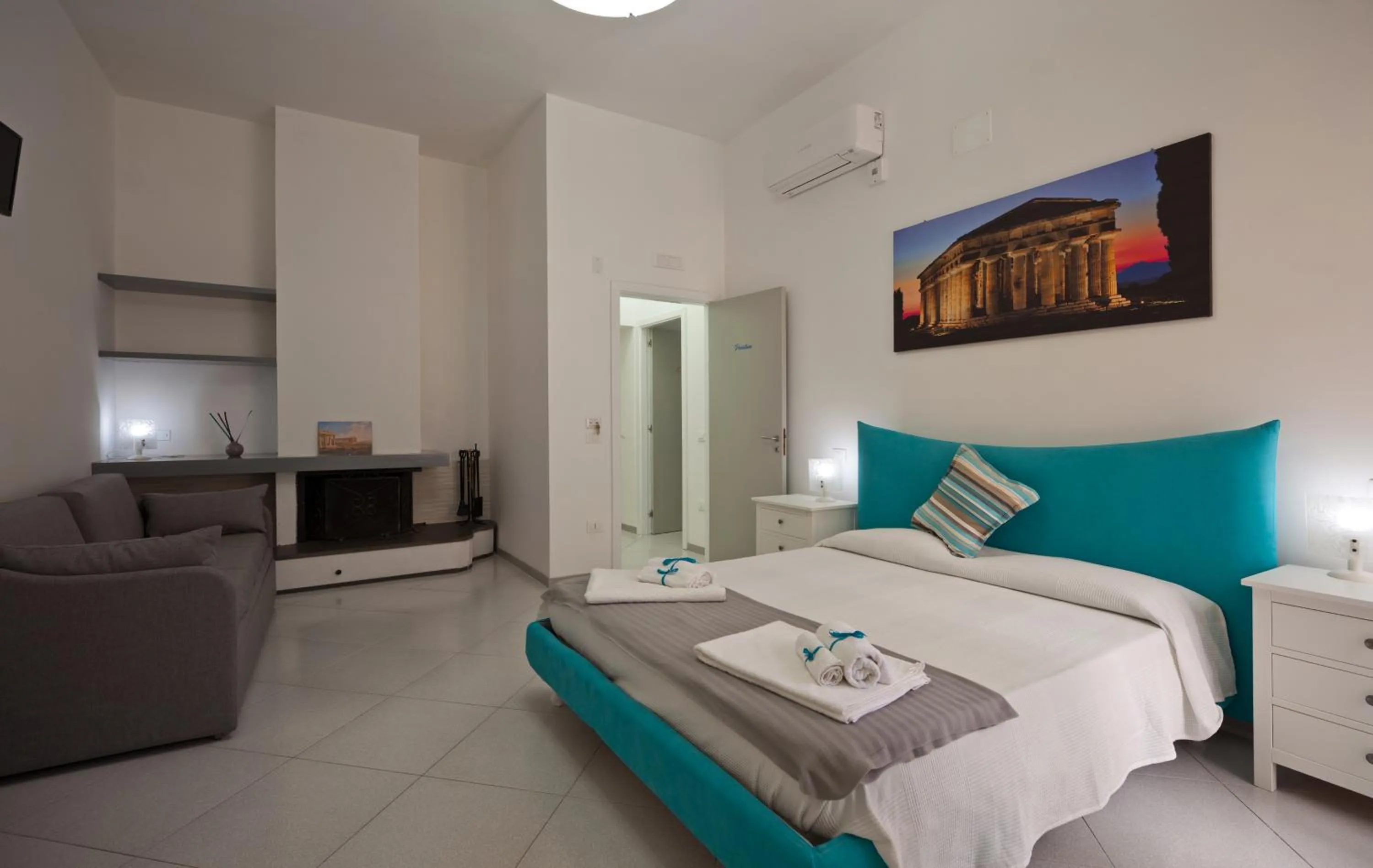 Photo of the whole room, Bed in La terrazza dei tramonti