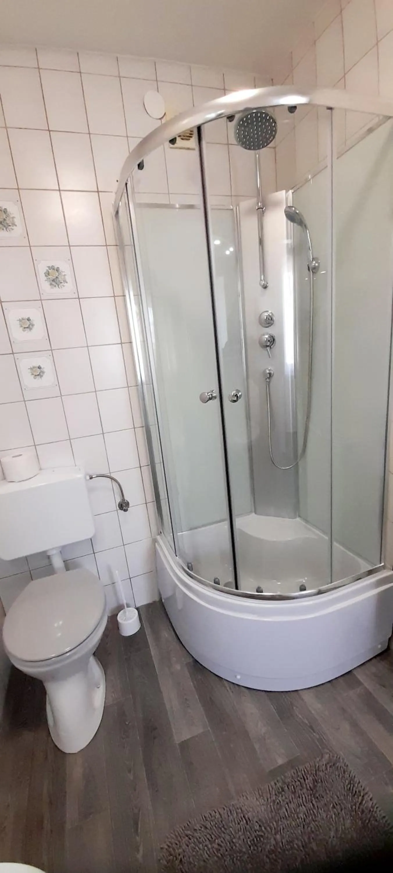 Photo of the whole room in Margret Haus