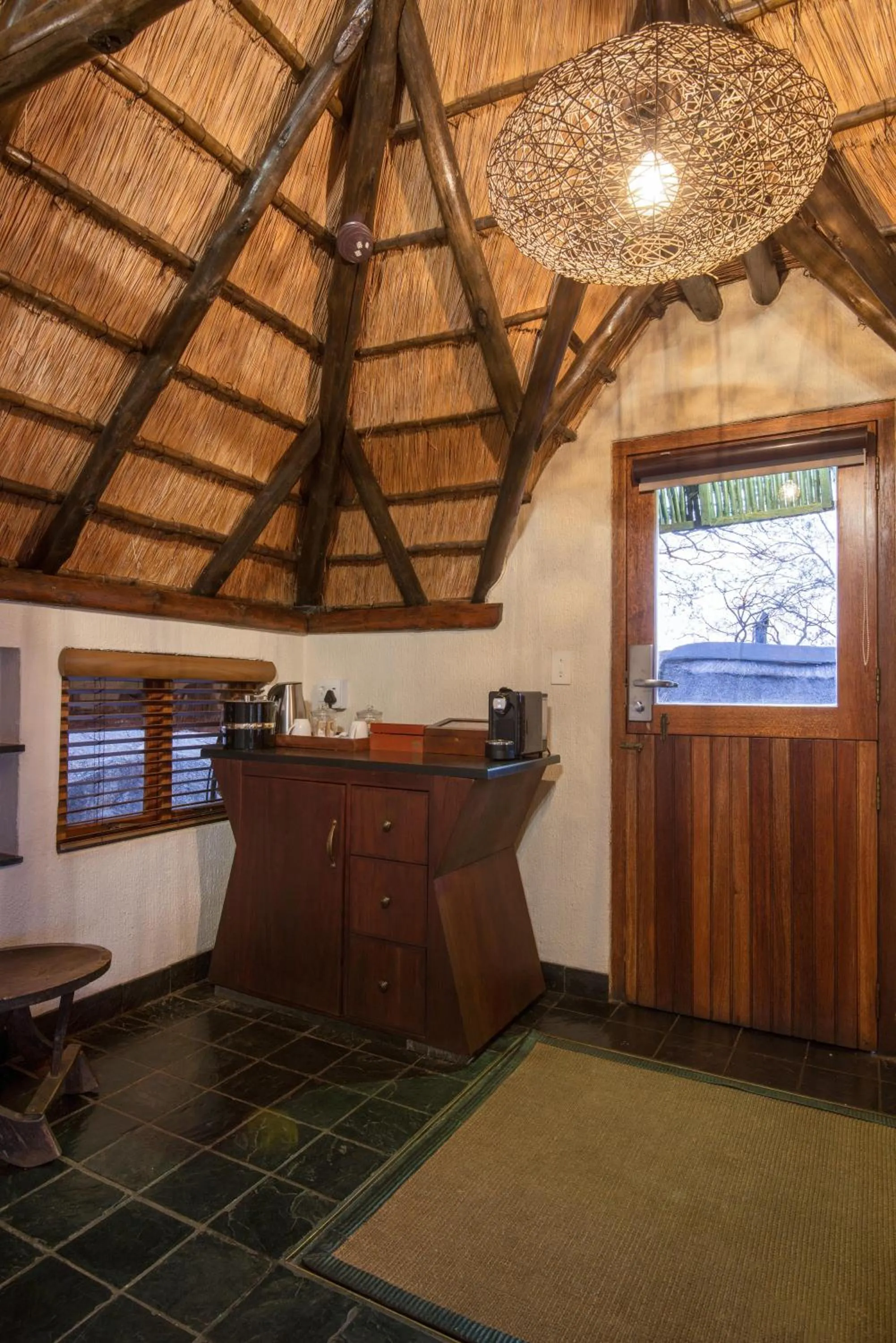 Photo of the whole room in Tshukudu Bush Lodge