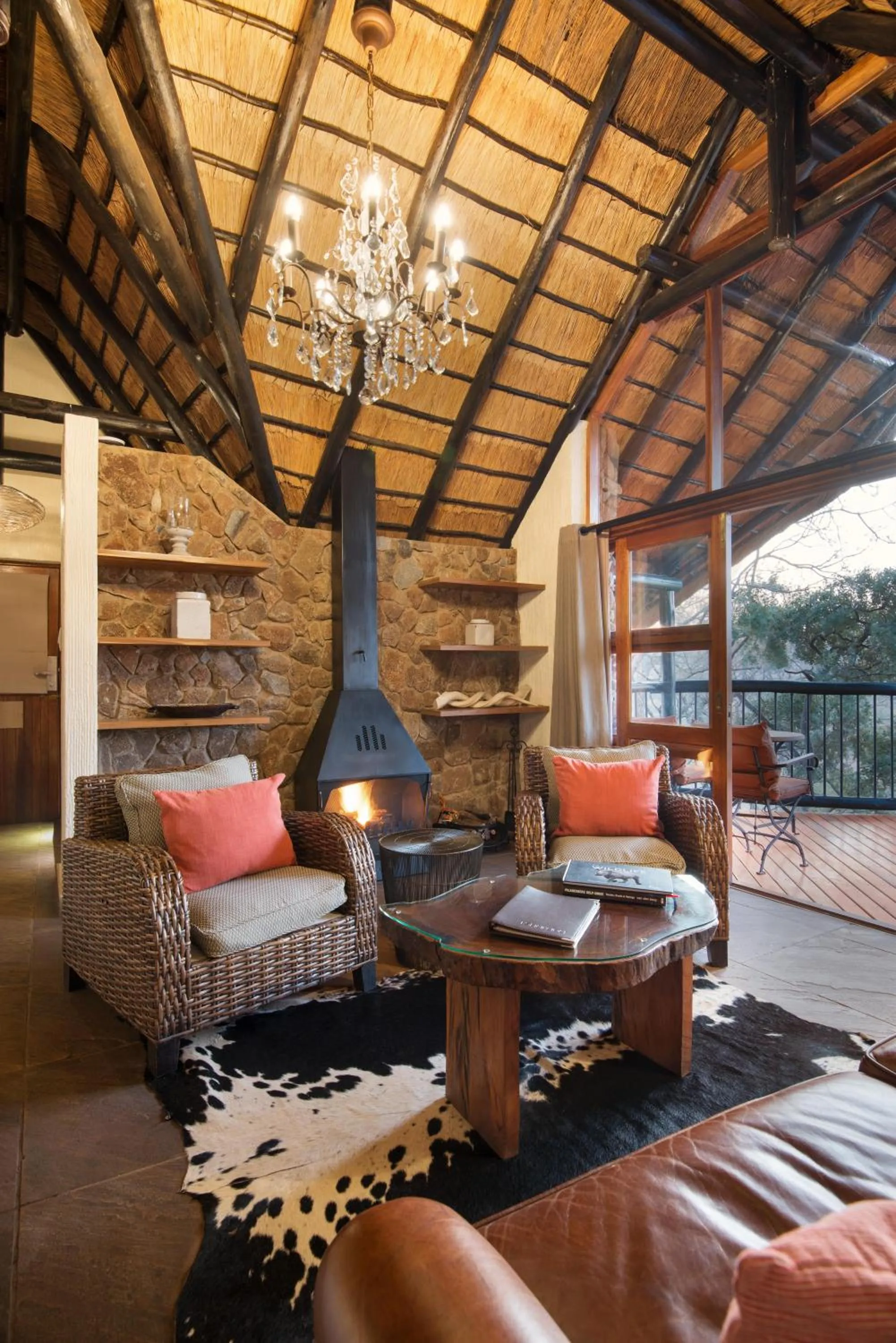 Photo of the whole room in Tshukudu Bush Lodge