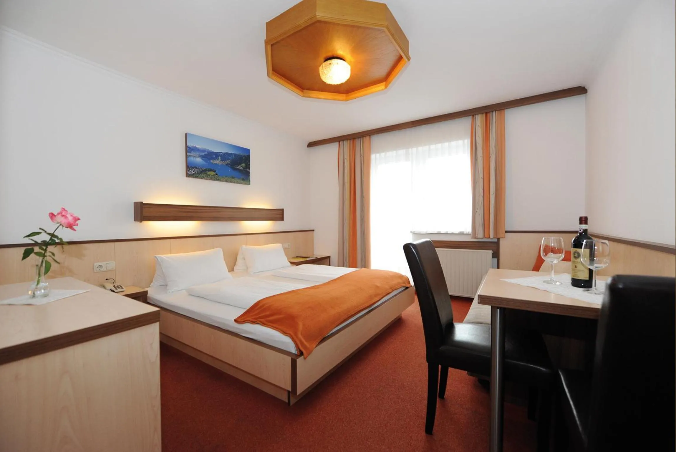 Photo of the whole room, Bed in Hotel-Garni Seestrand