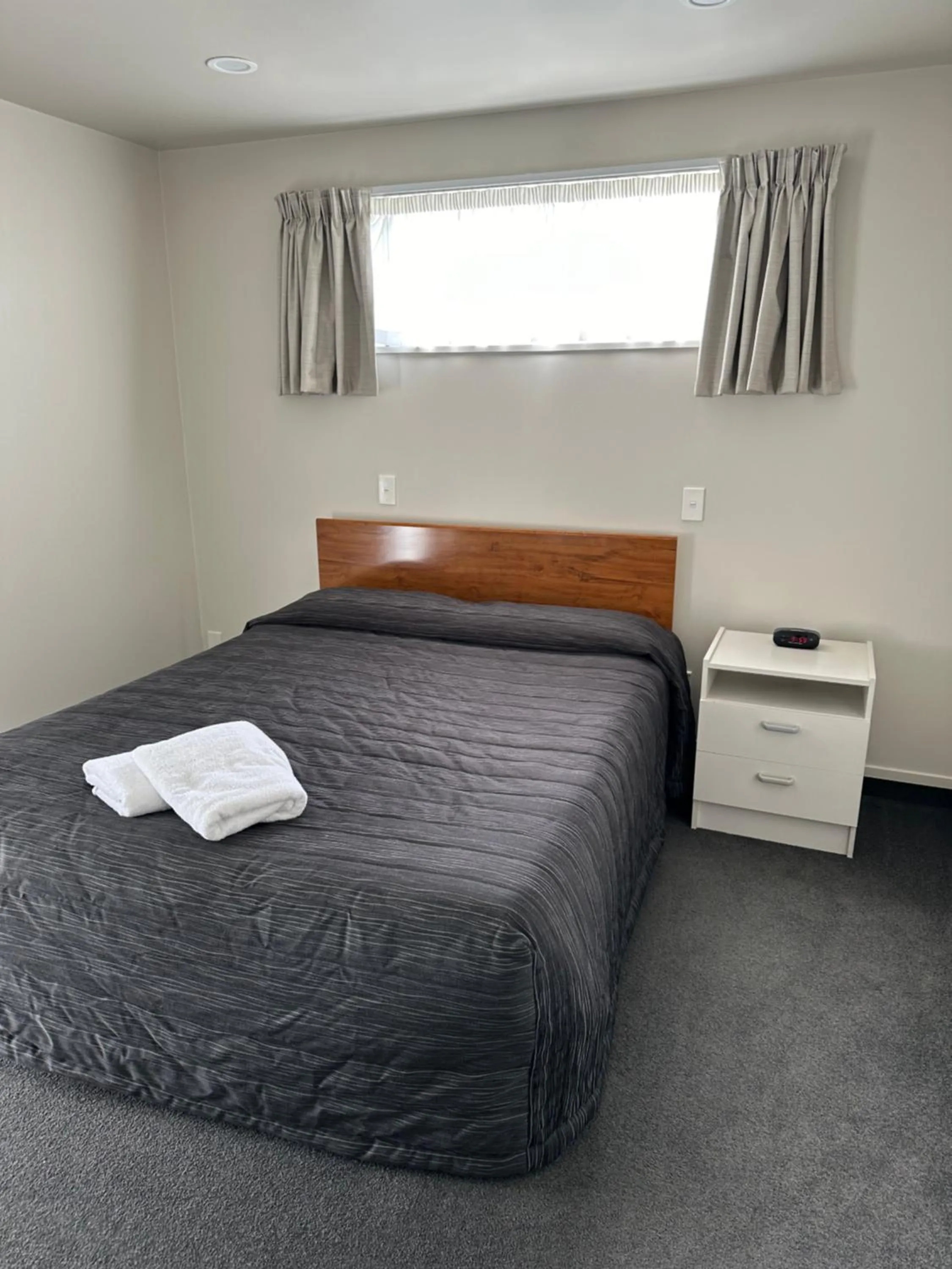 Bed in Helensborough Motor Inn