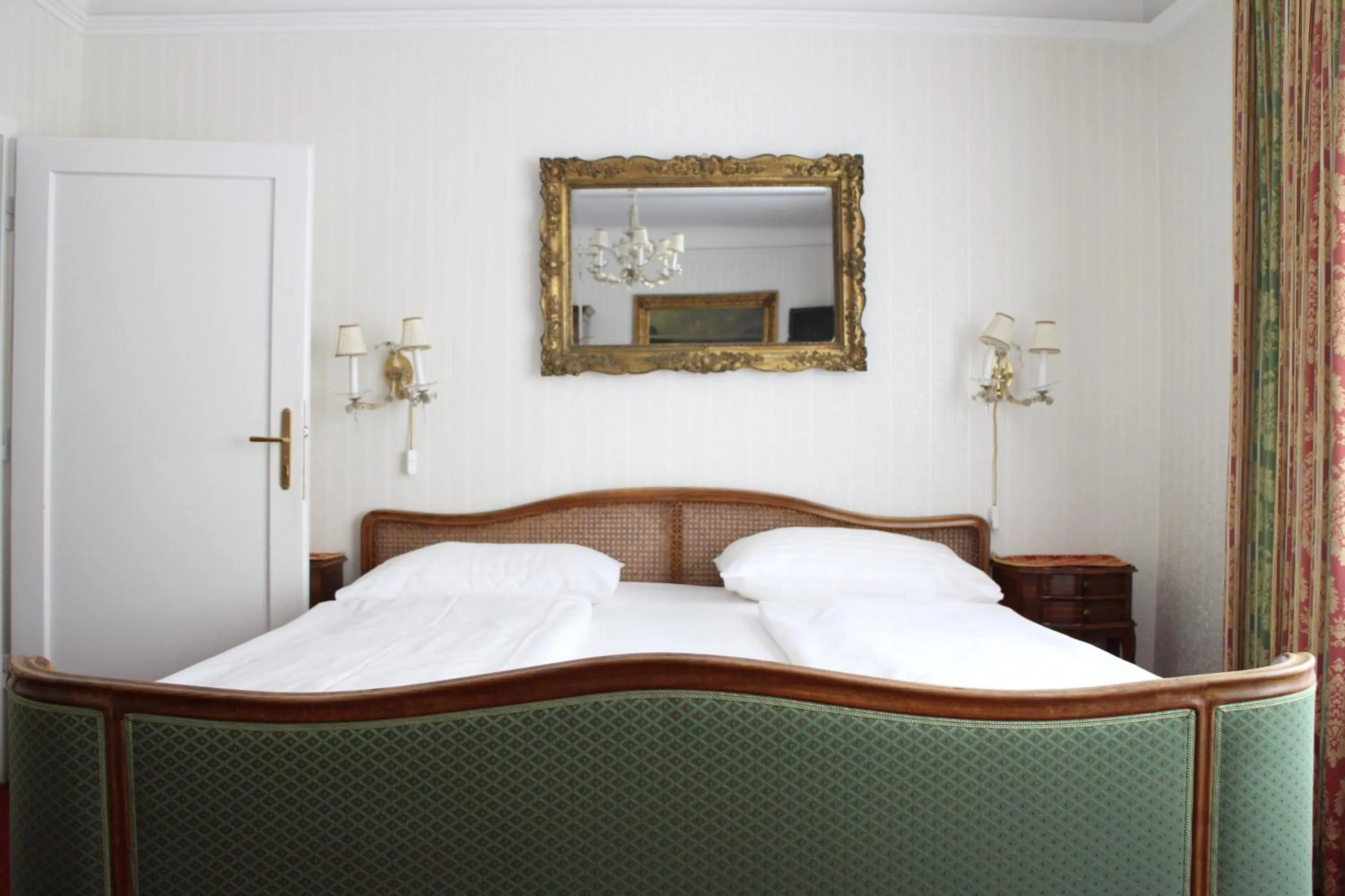 Bed in Hotel Pension Suzanne