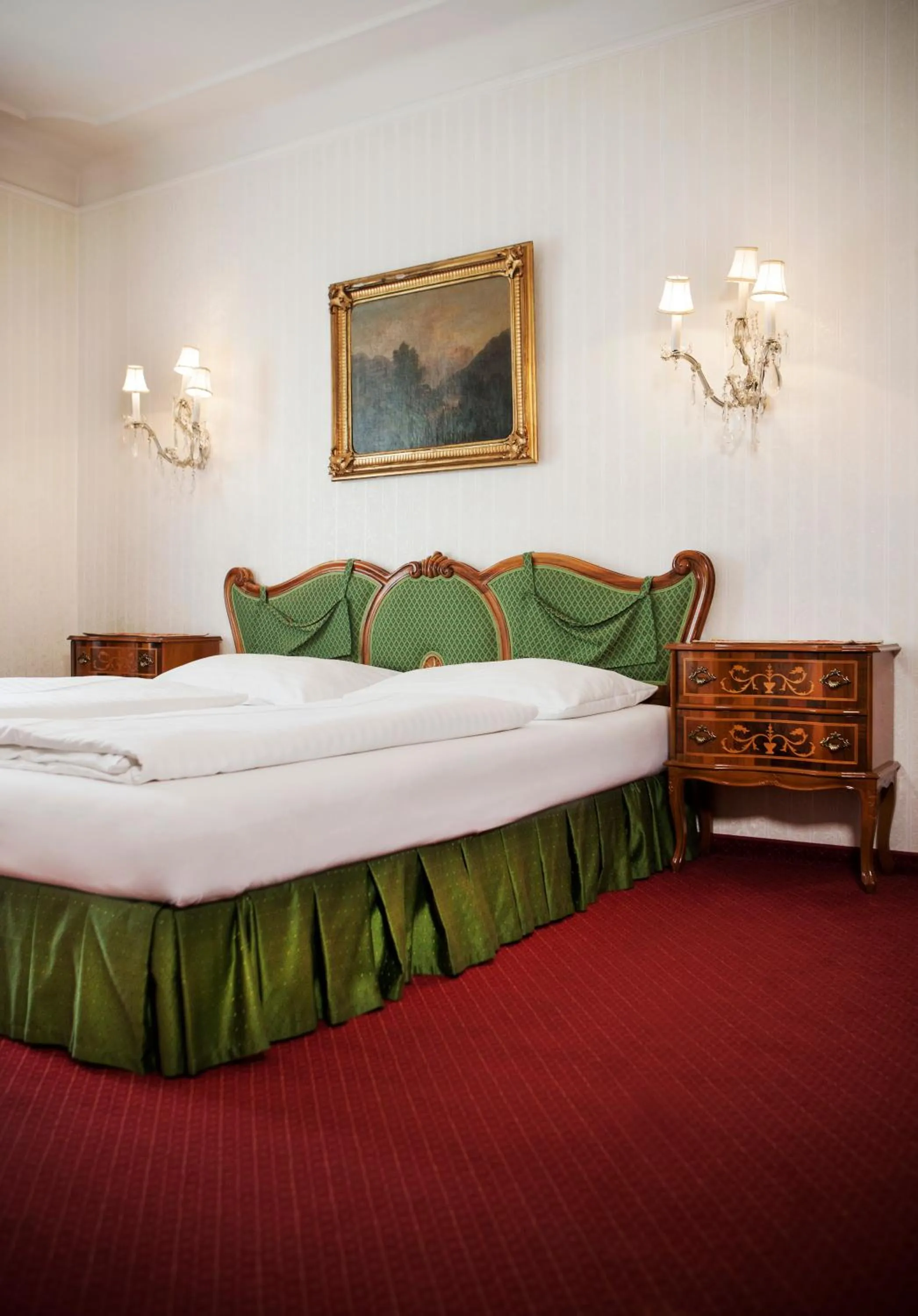 Photo of the whole room, Bed in Hotel Pension Suzanne