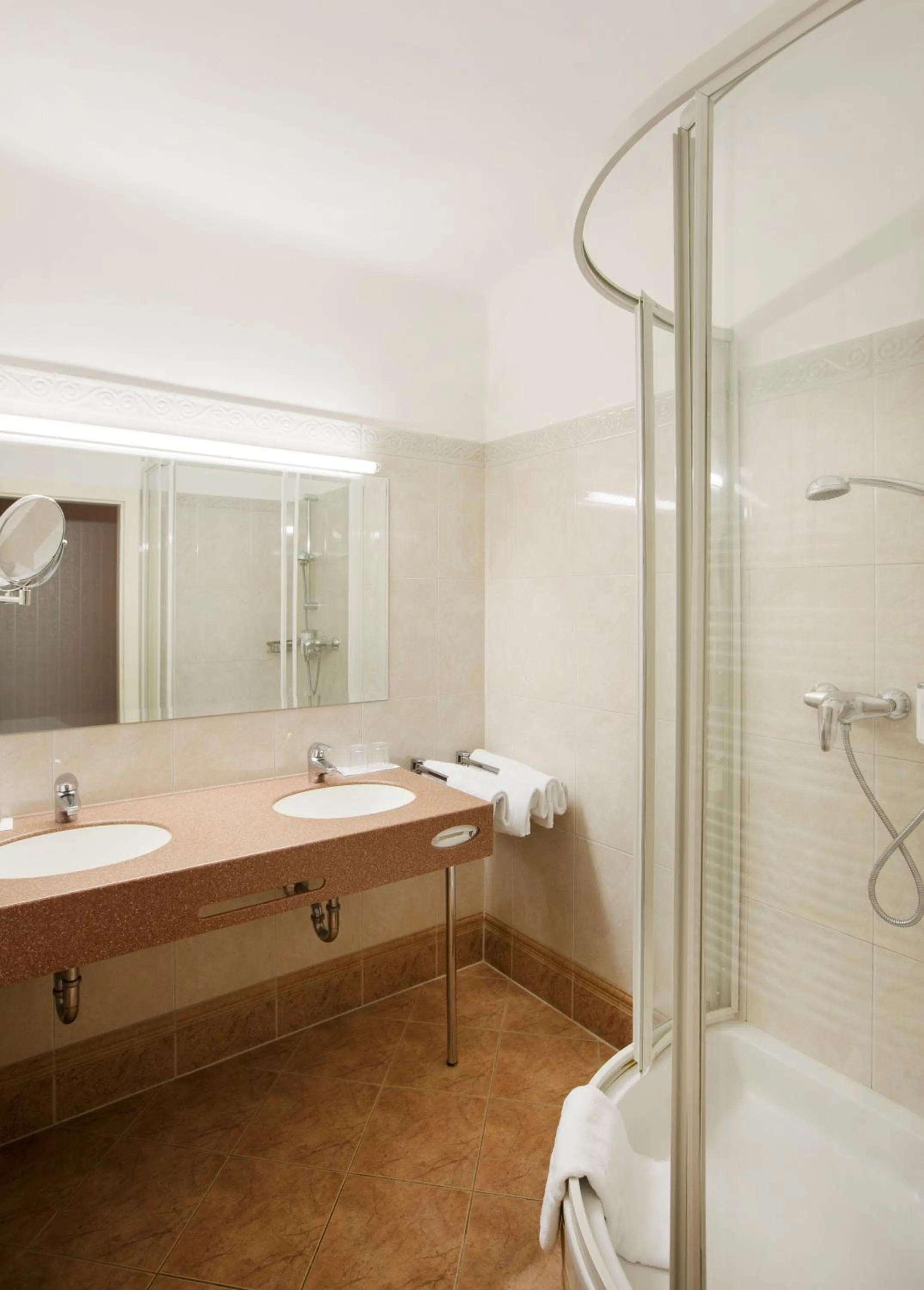 Bathroom in Hotel Pension Suzanne