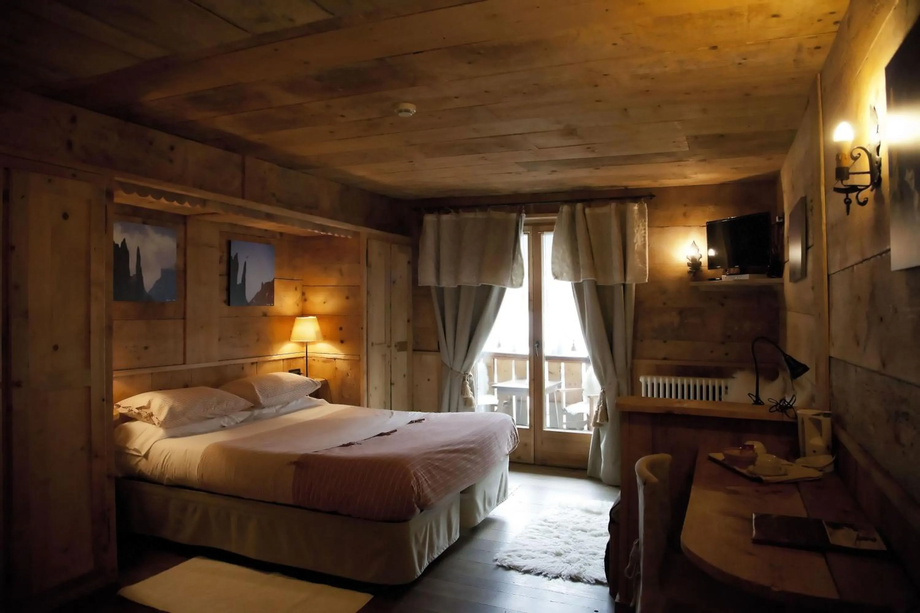 Bedroom, Bed in Chalet Svizzero