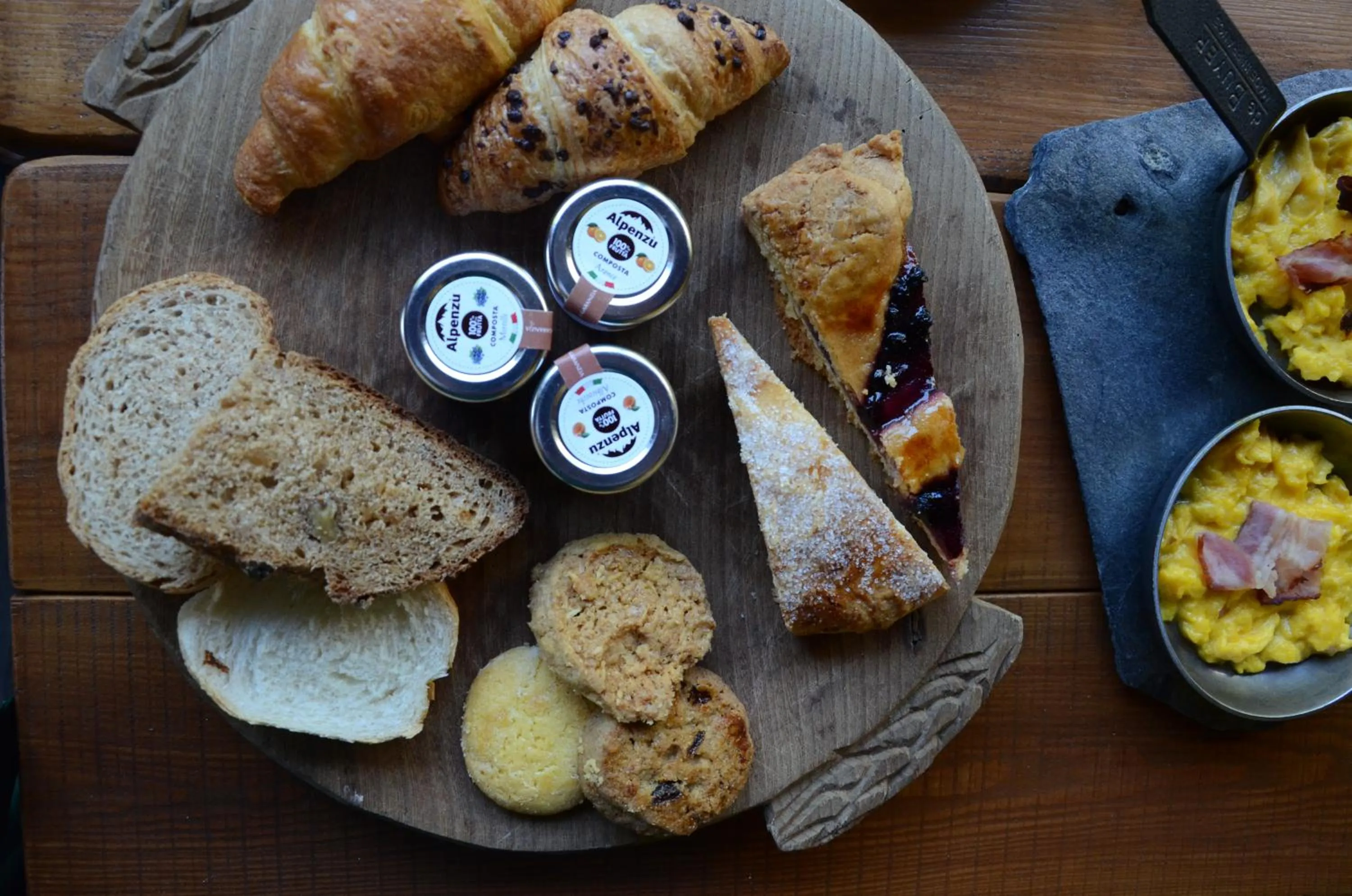 Breakfast in Chalet Svizzero