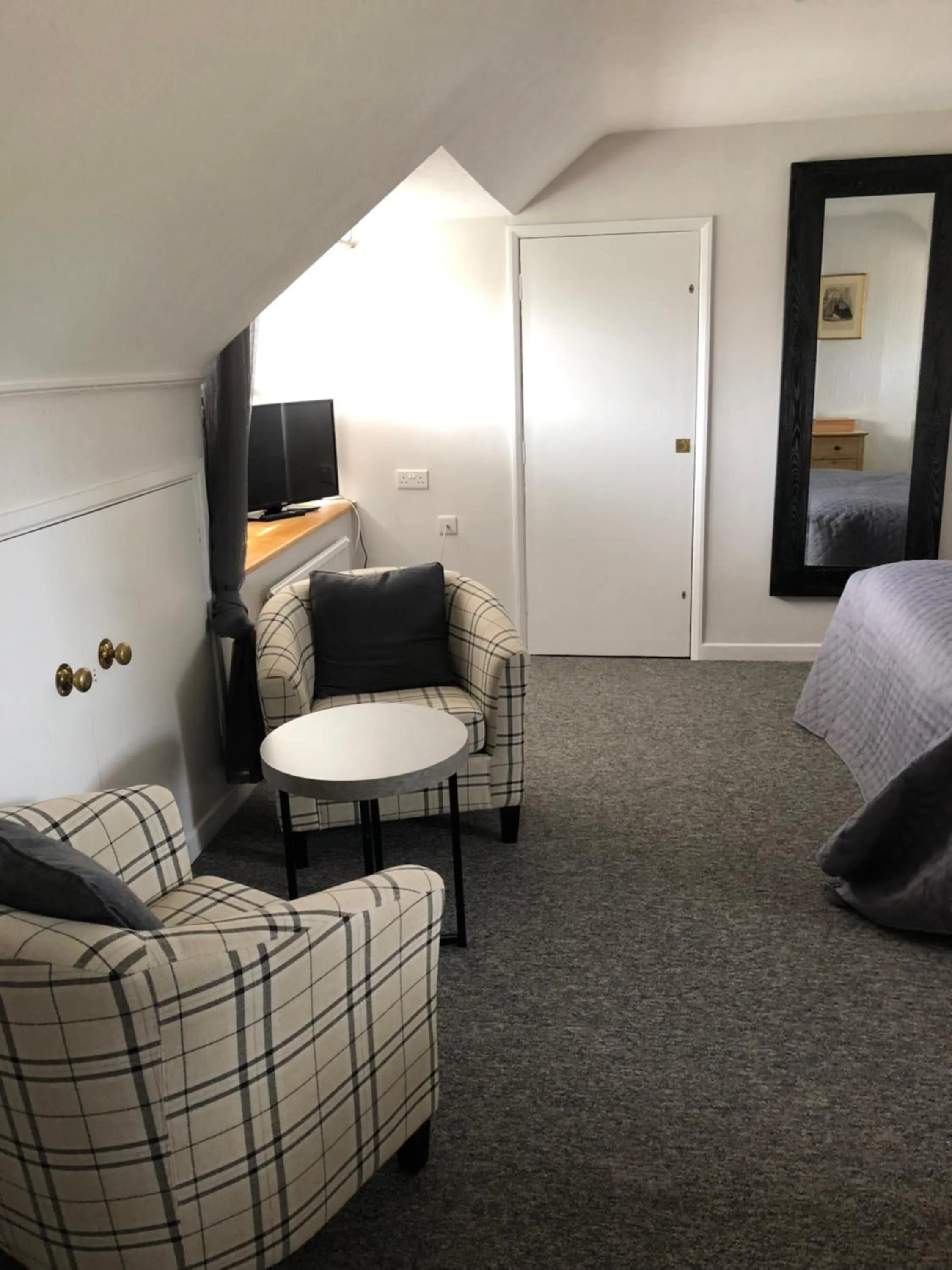 Bed in The George at Nunney