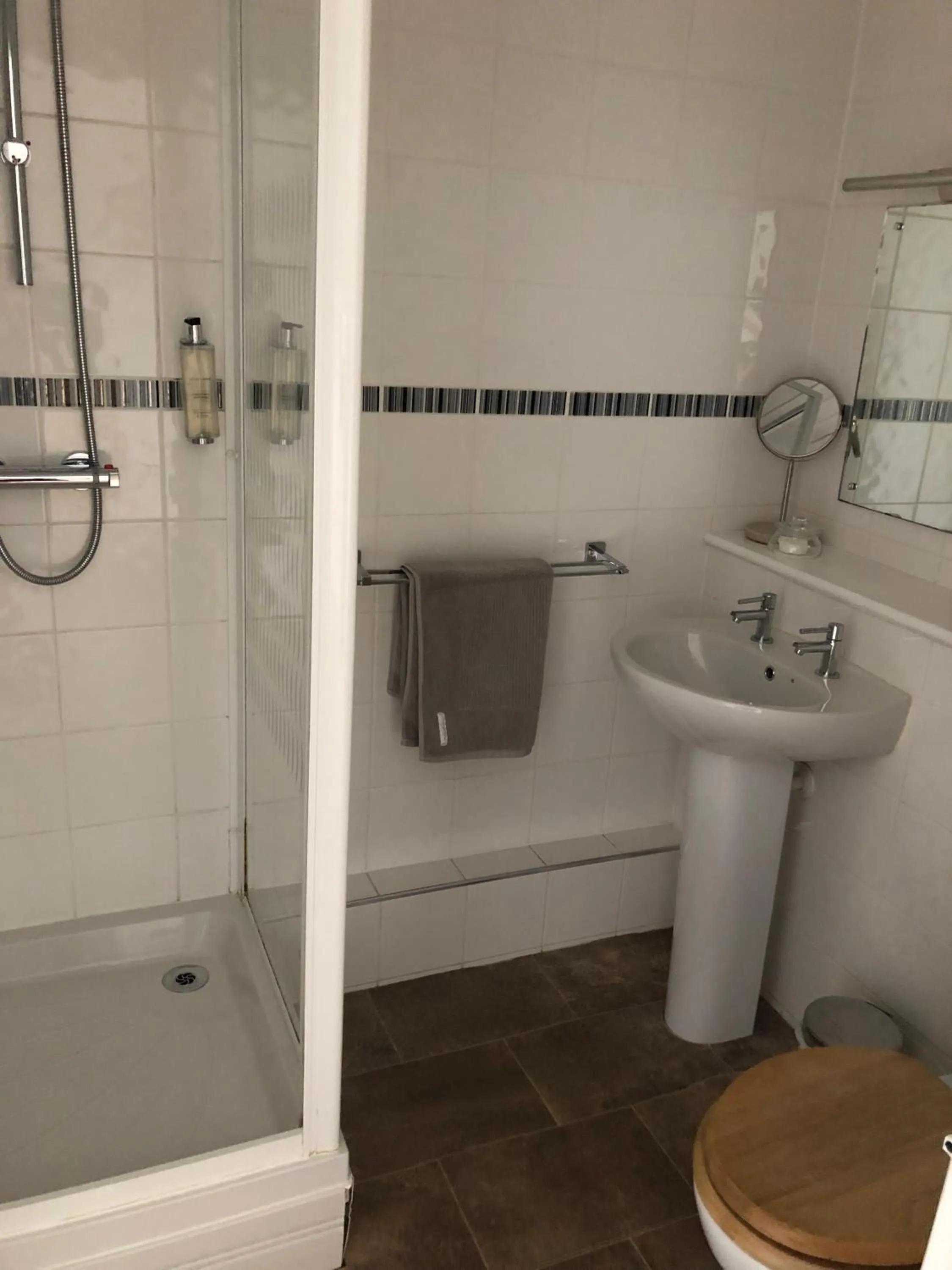 Bed in The George at Nunney