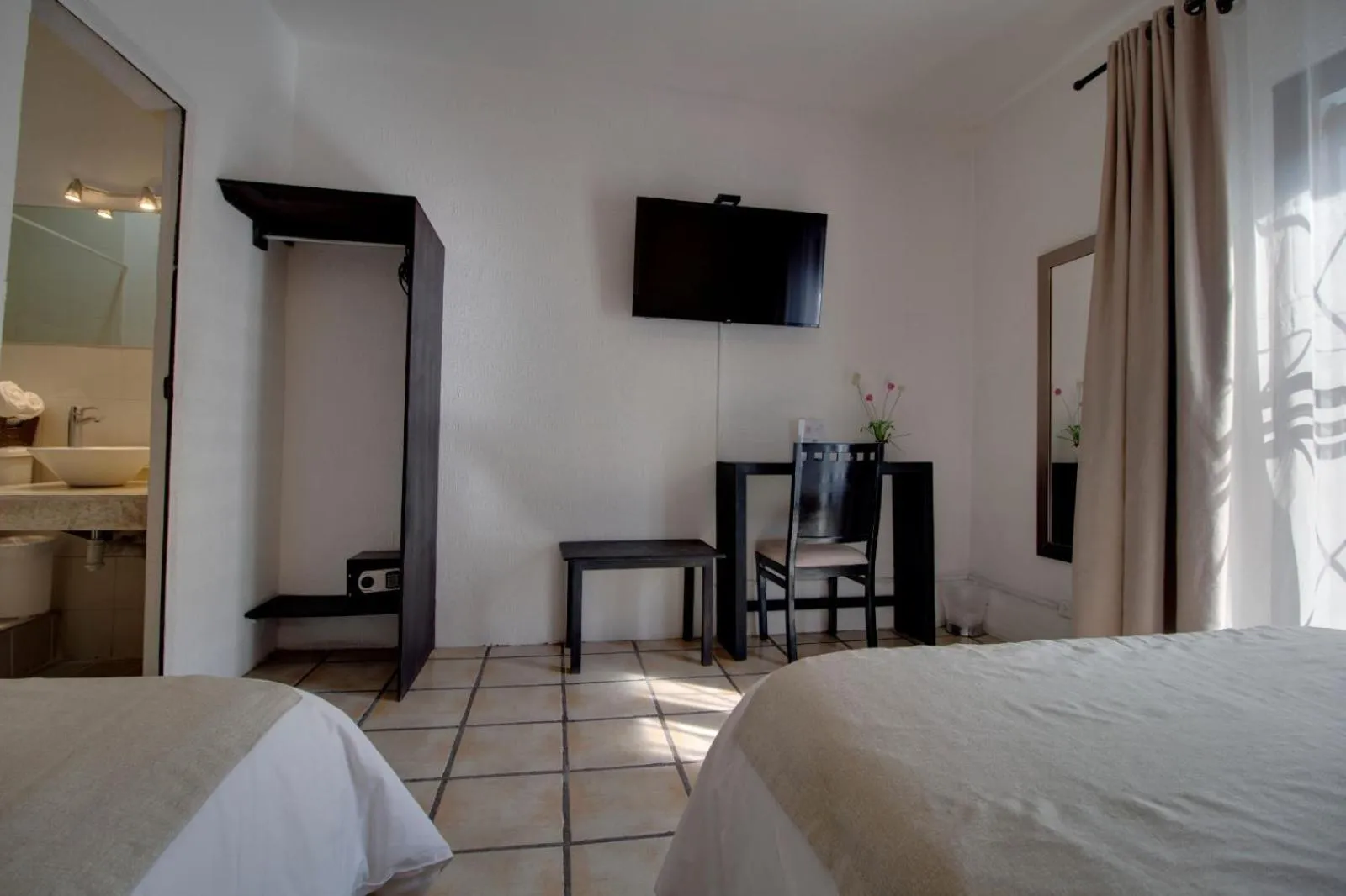 TV and multimedia, Bed in Hotel Punto 79