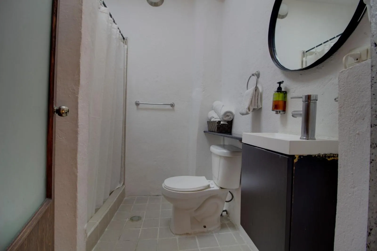 Shower in Hotel Punto 79