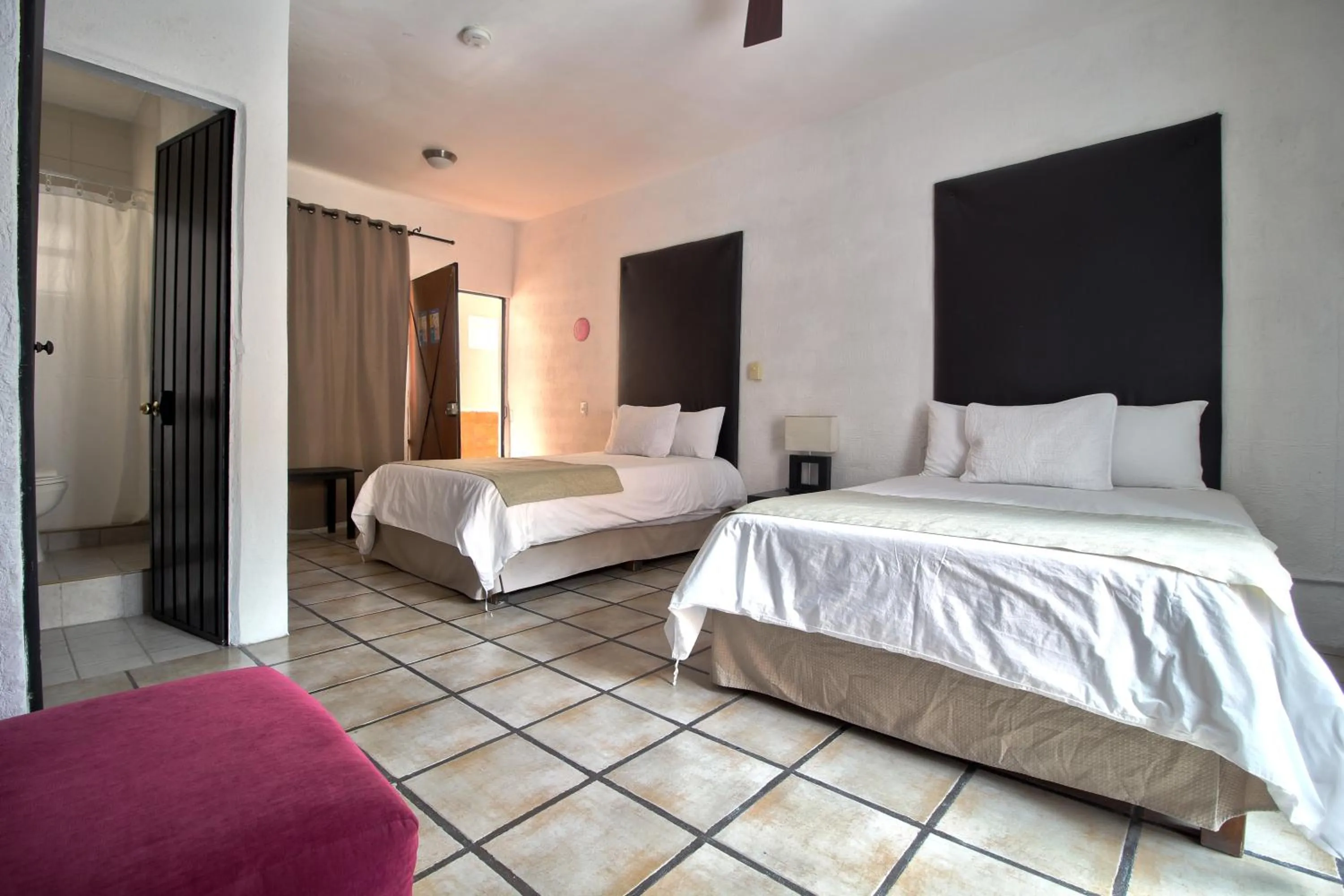 Bedroom, Bed in Hotel Punto 79