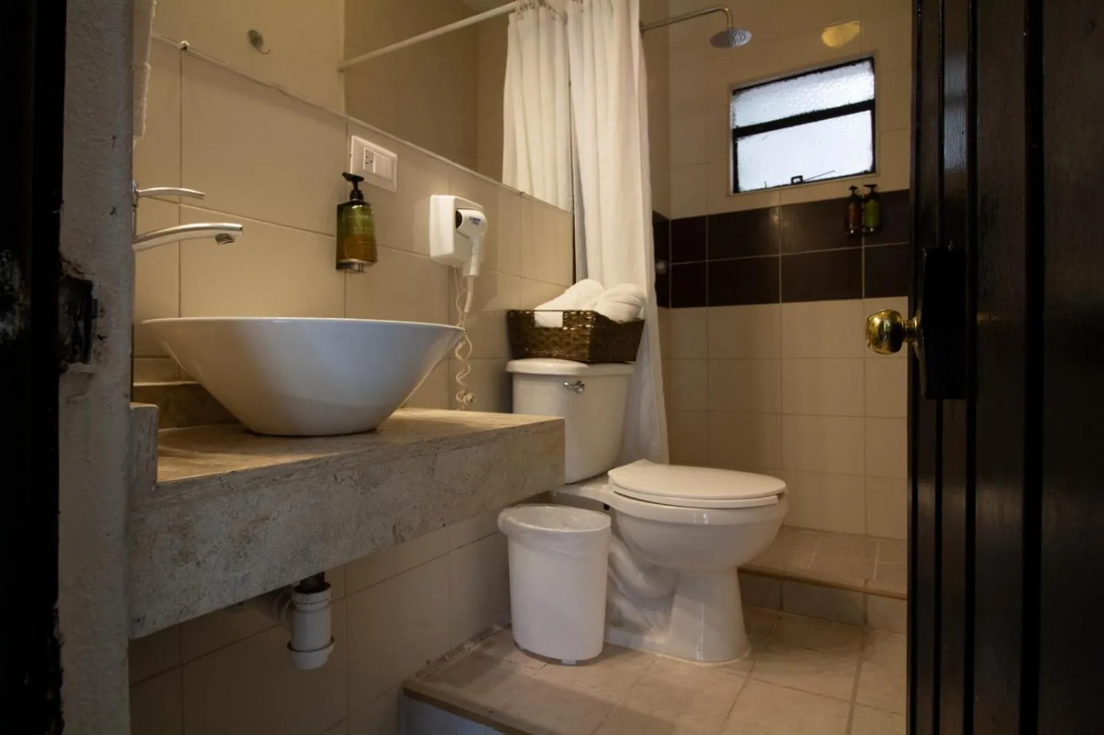 Shower in Hotel Punto 79