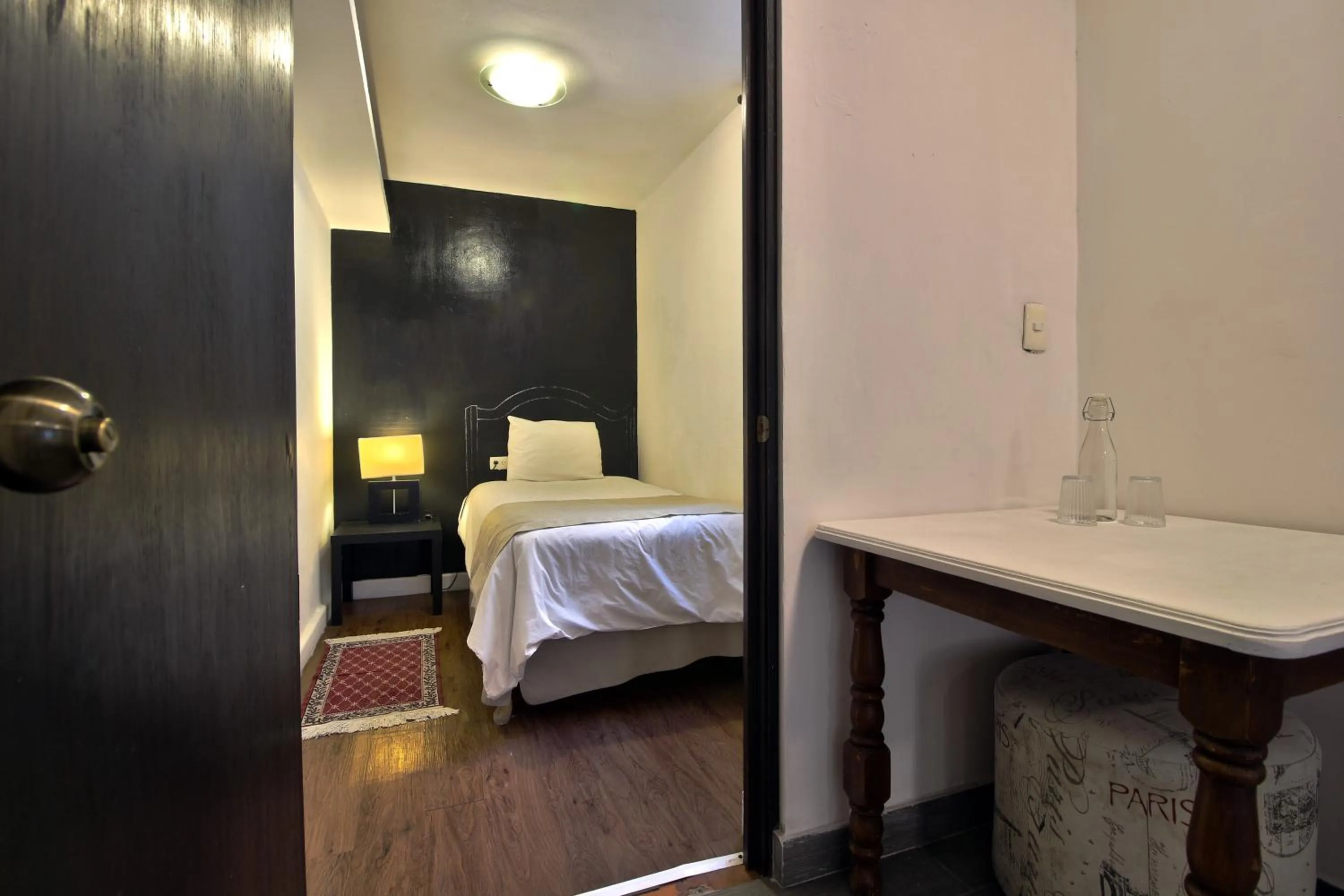 Bedroom, Bed in Hotel Punto 79