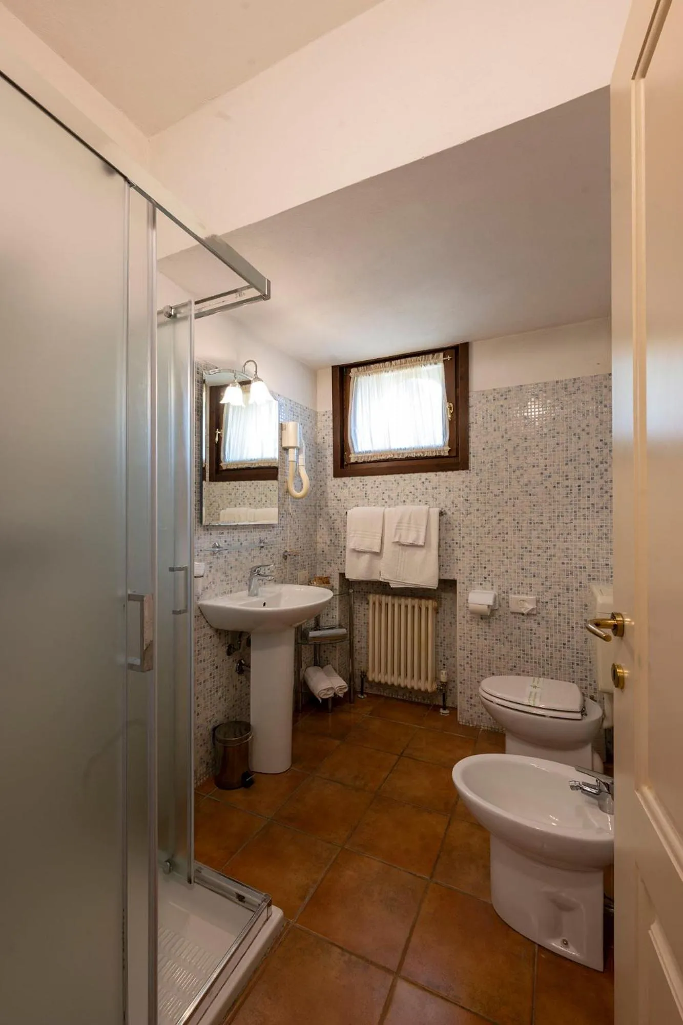 Shower in Hotel Airone