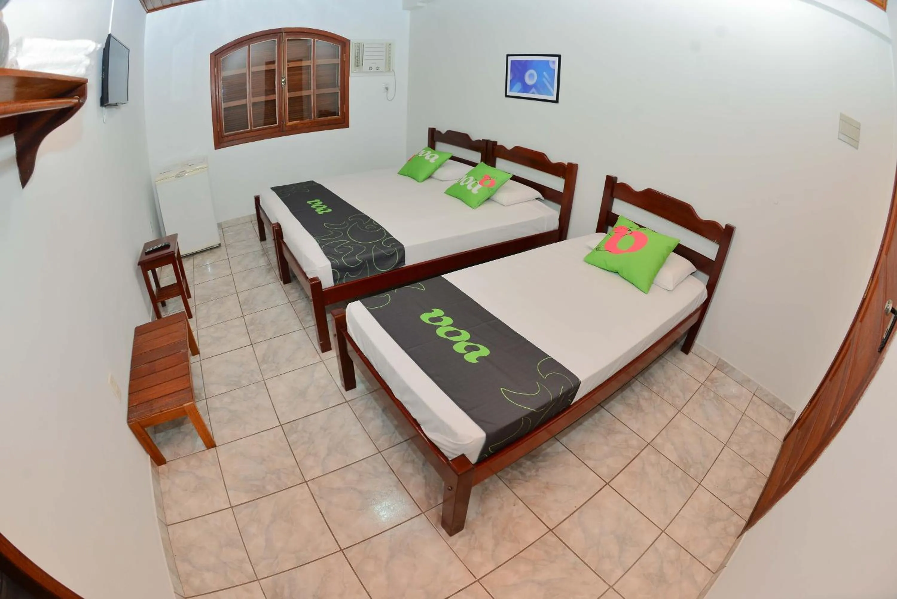 Photo of the whole room, Bed in VOA Pousada Dos Jasmins