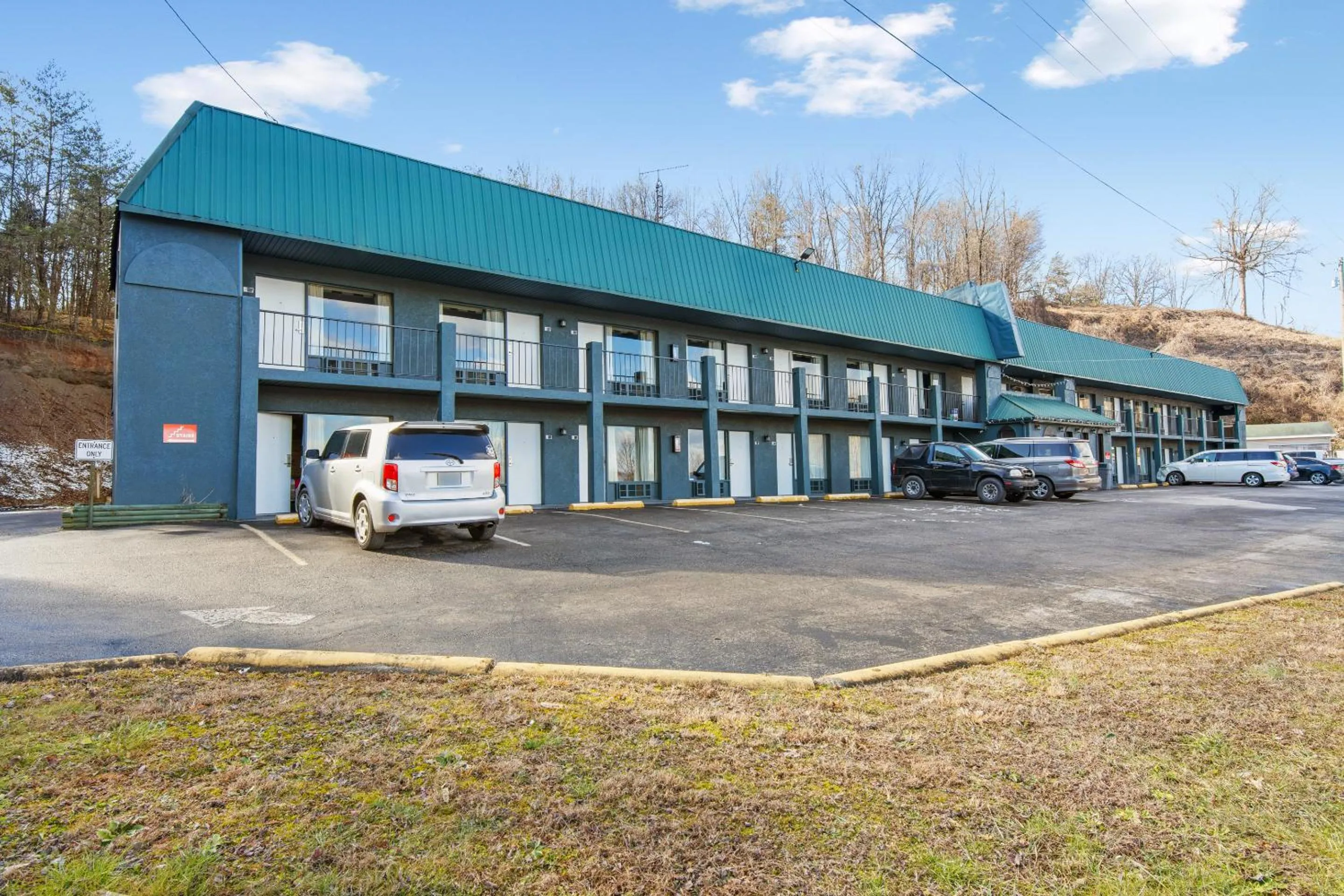 Parking in Capital O 3Y Motel Mount Vernon Renfro Valley