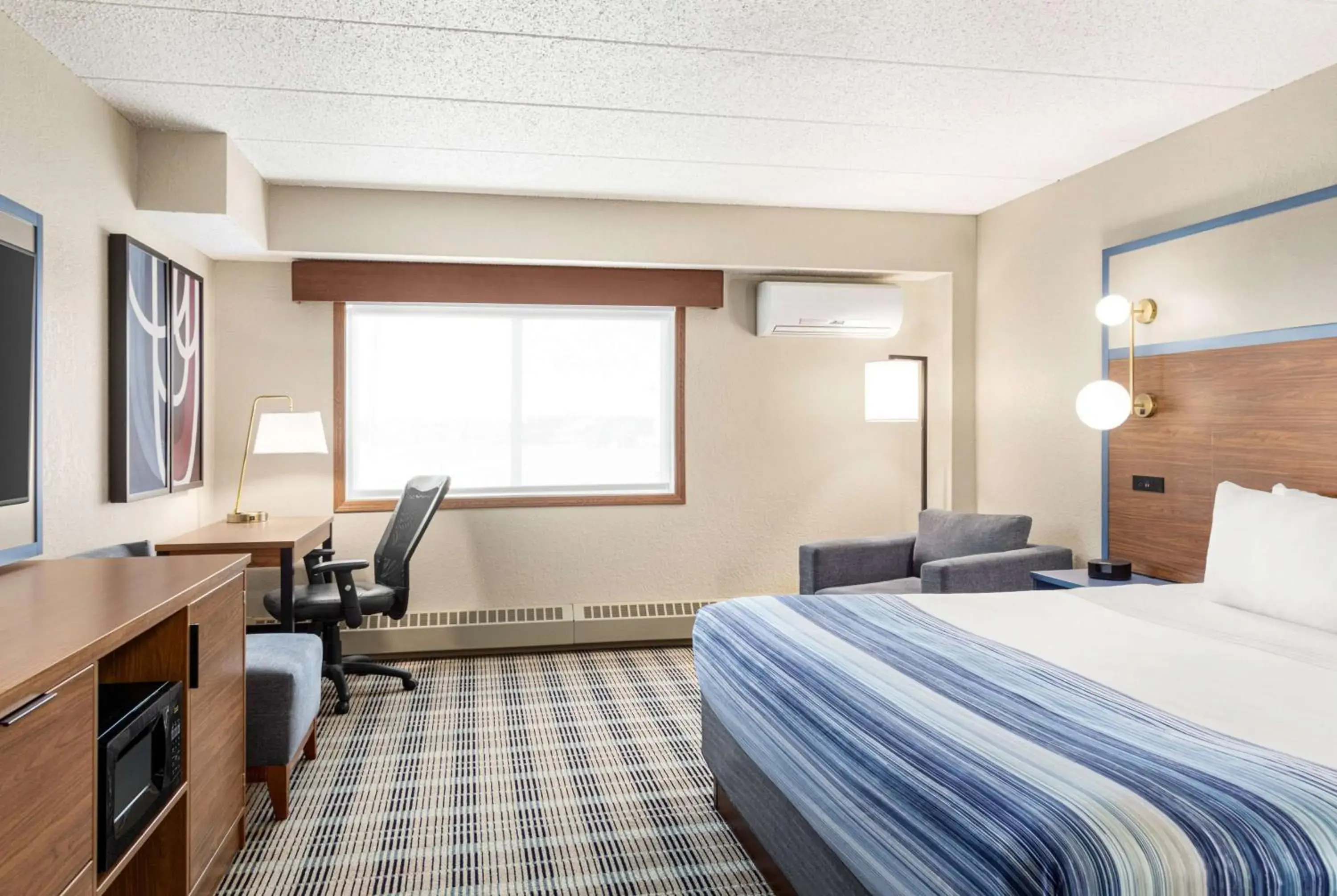 King Room - Non-Smoking in AmericInn by Wyndham Roseau King Room - Non-Smoking in AmericInn by Wyndham Roseau