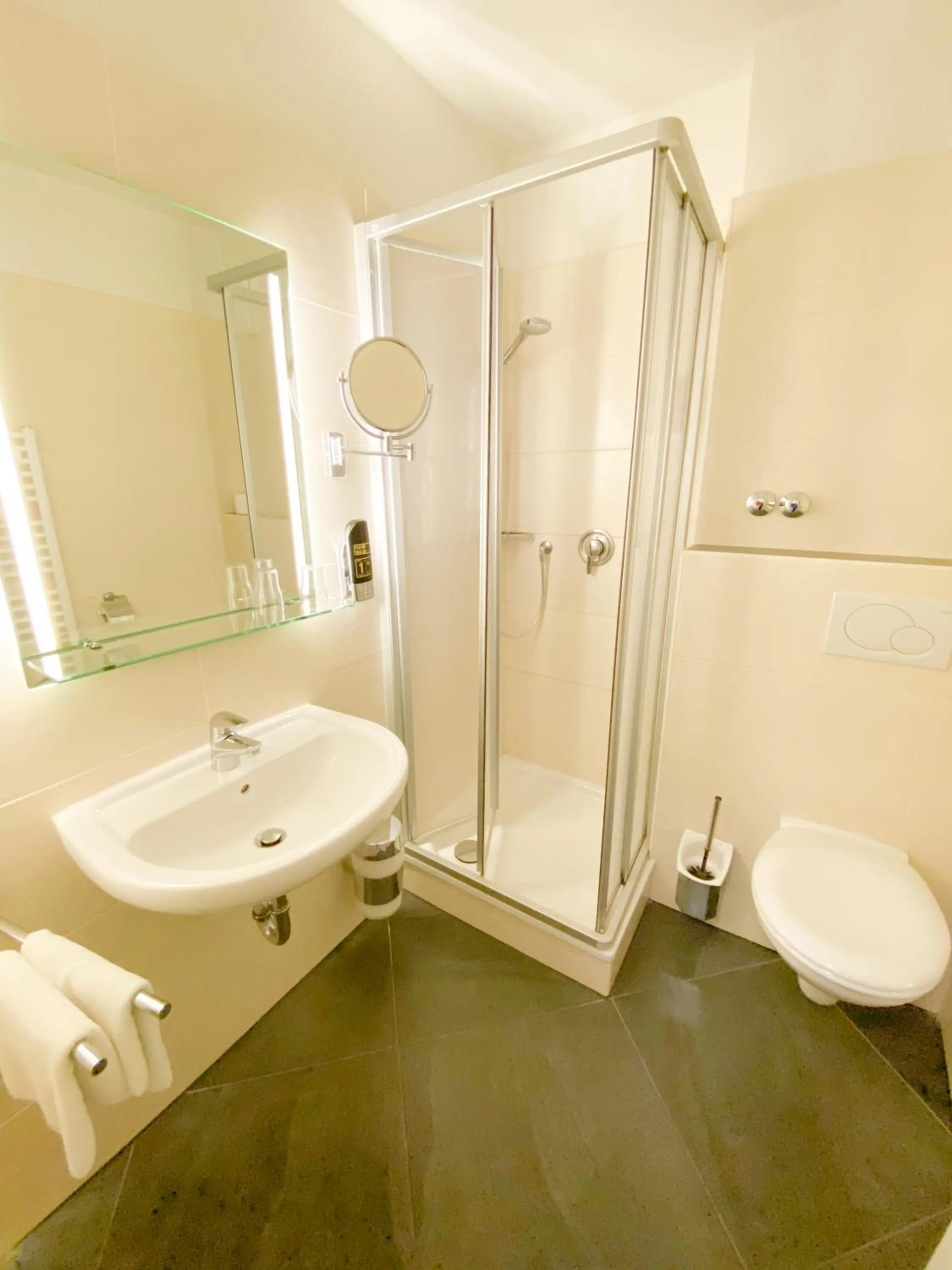 Bathroom in Hotel Wikingerhof