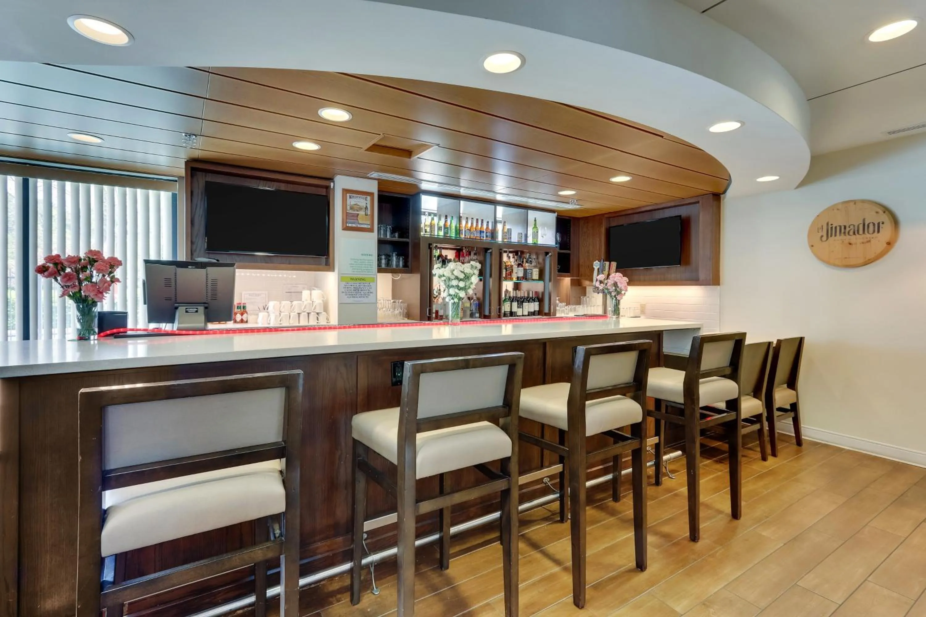 Lounge or bar in Holiday Inn Franklin - Cool Springs by IHG