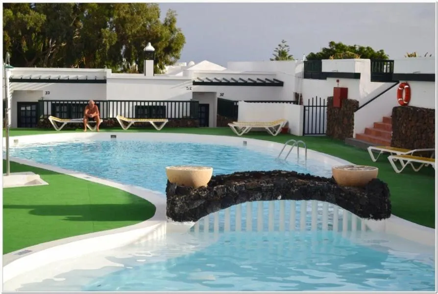 Pool view in Molino de Guatiza