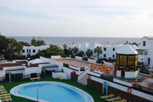 Pool view in Molino de Guatiza