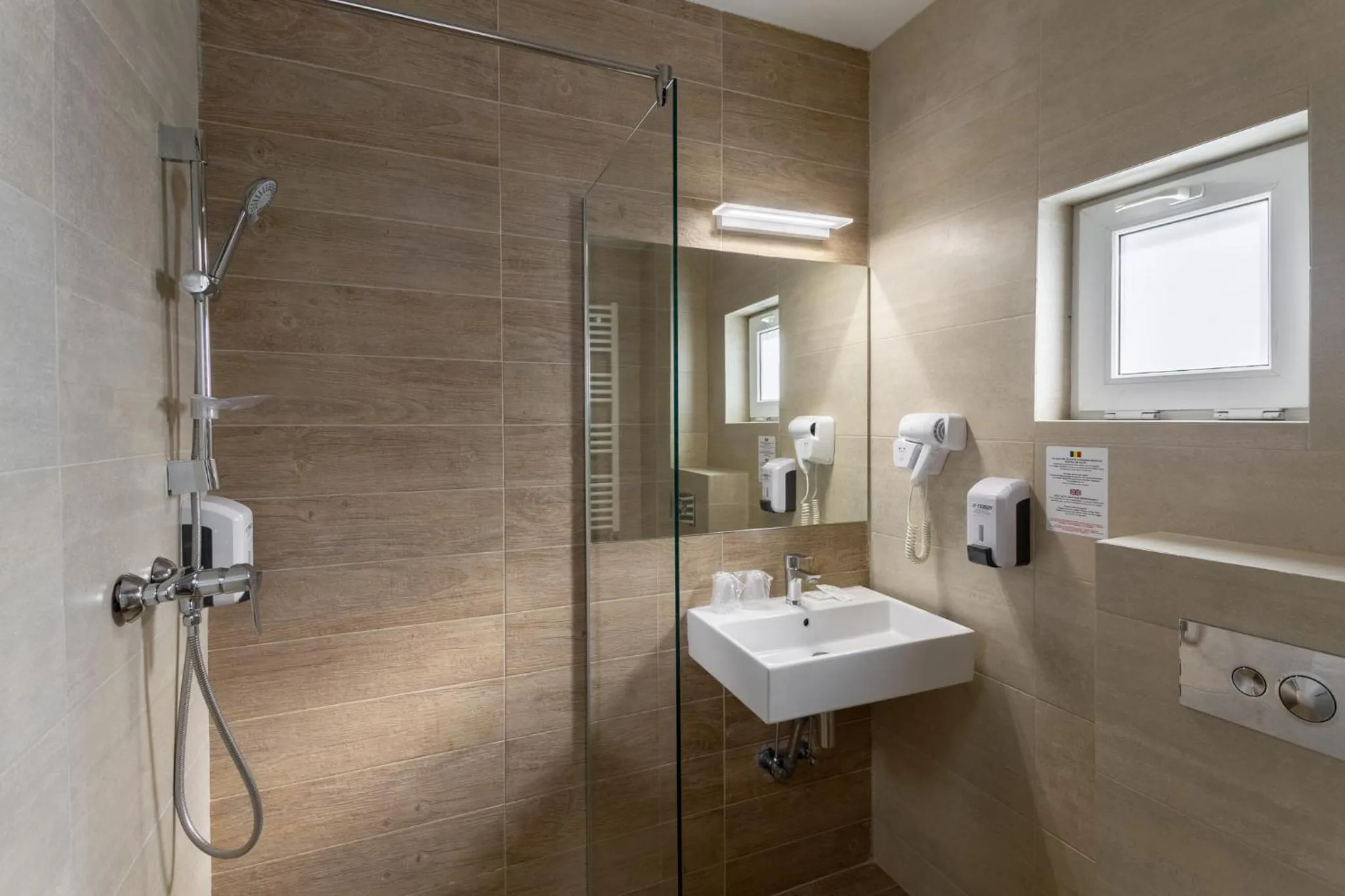 Shower in Eden Grand Resort