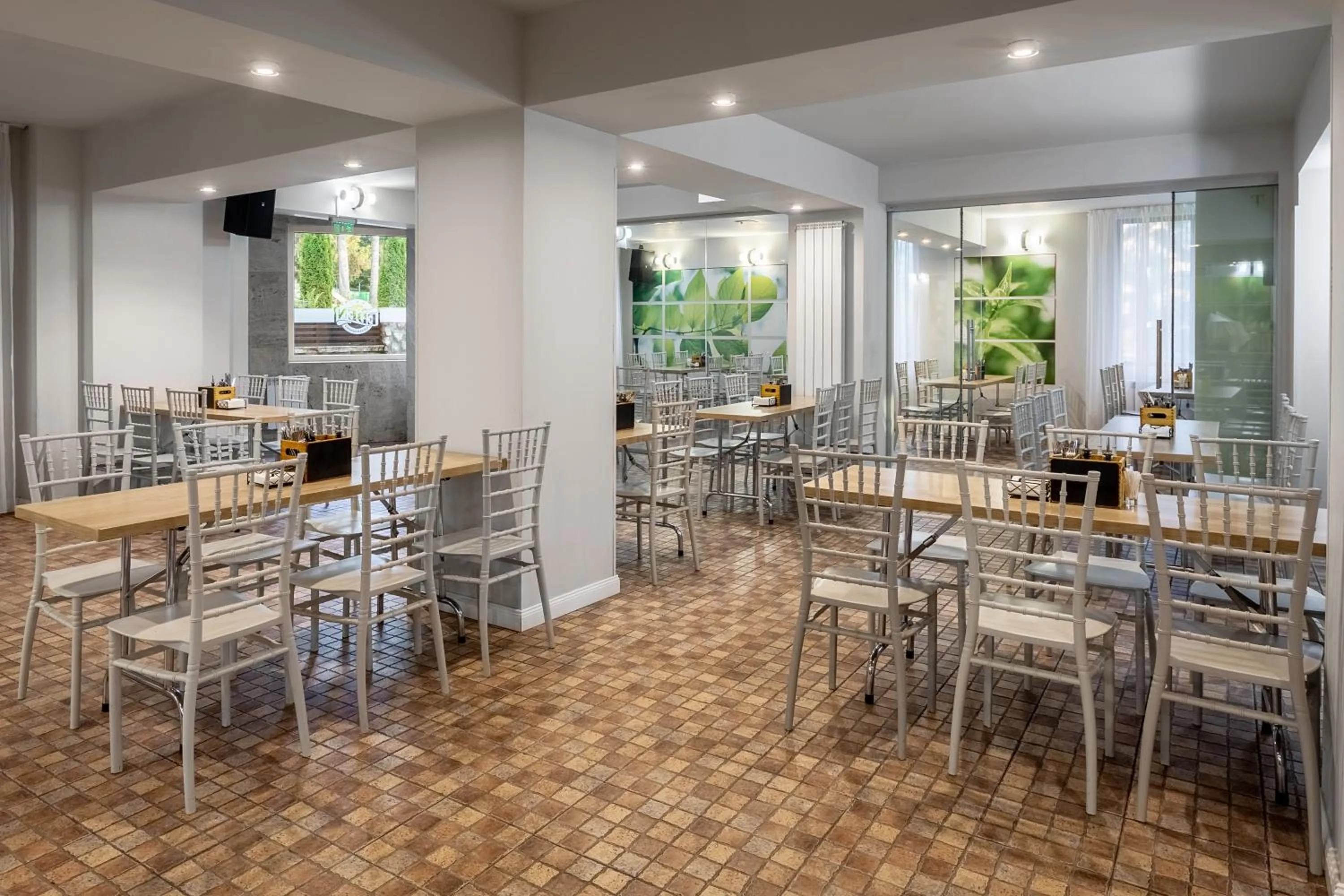 Restaurant/places to eat in Eden Grand Resort