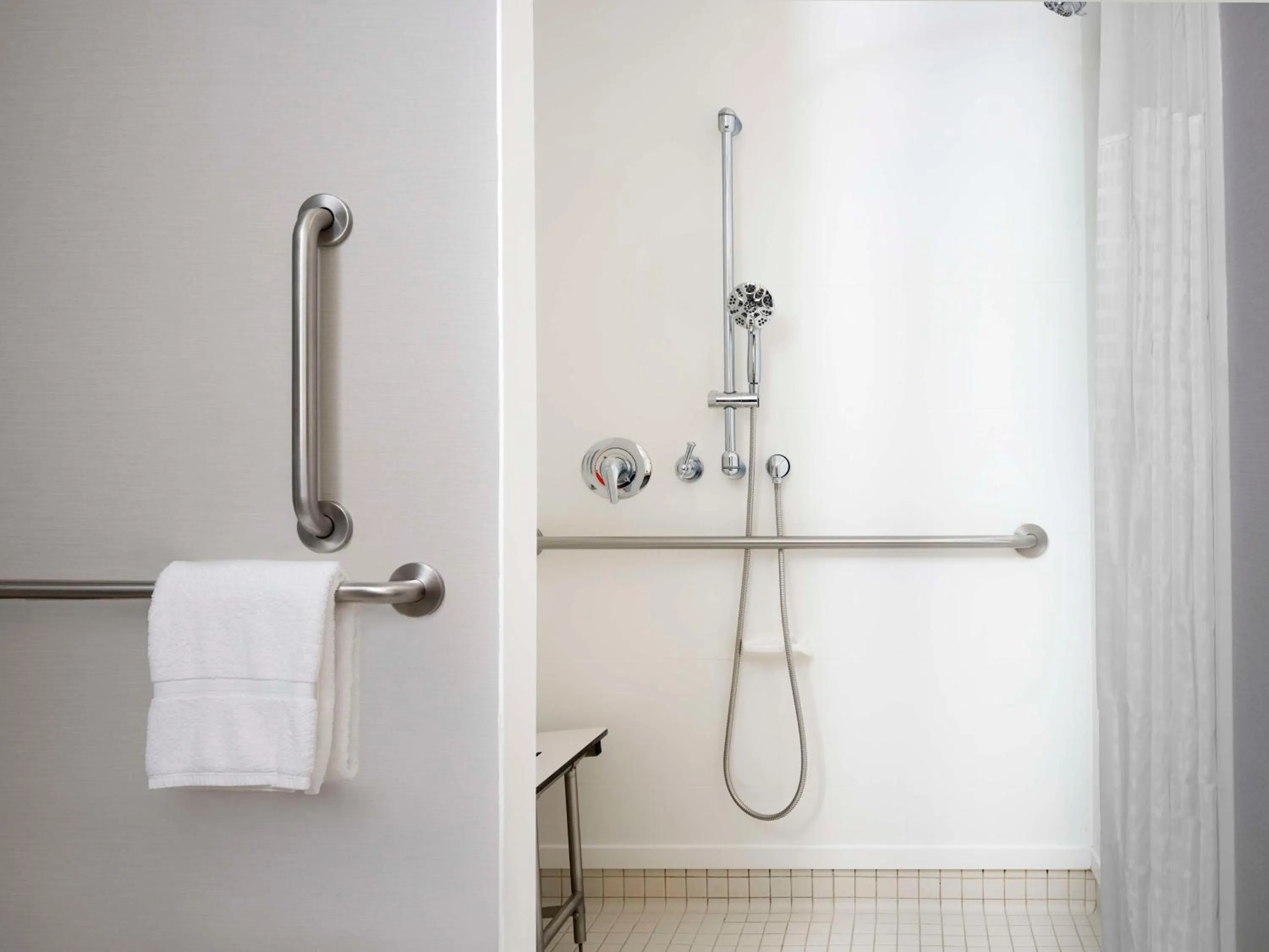 Bathroom in Homewood Suites by Hilton Carle Place - Garden City, NY