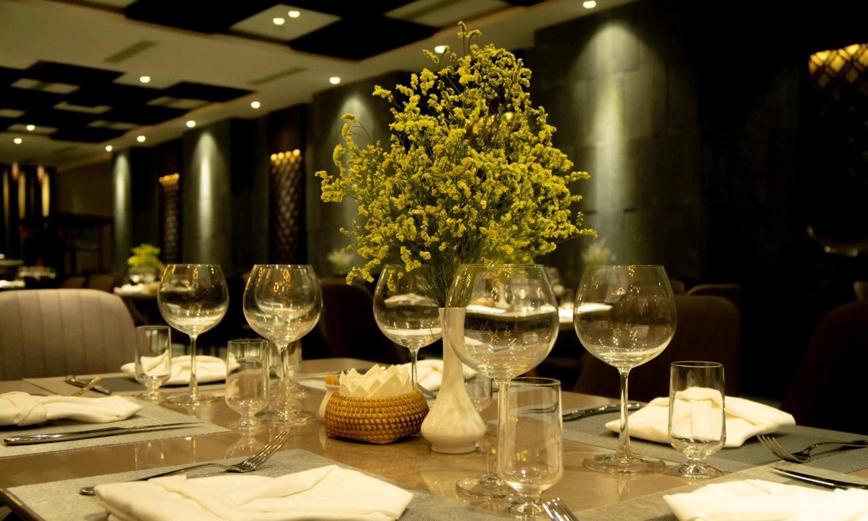 Restaurant/places to eat in Dong Duong Hotel & Suites - City Central - Afternoon Tea Inclusive