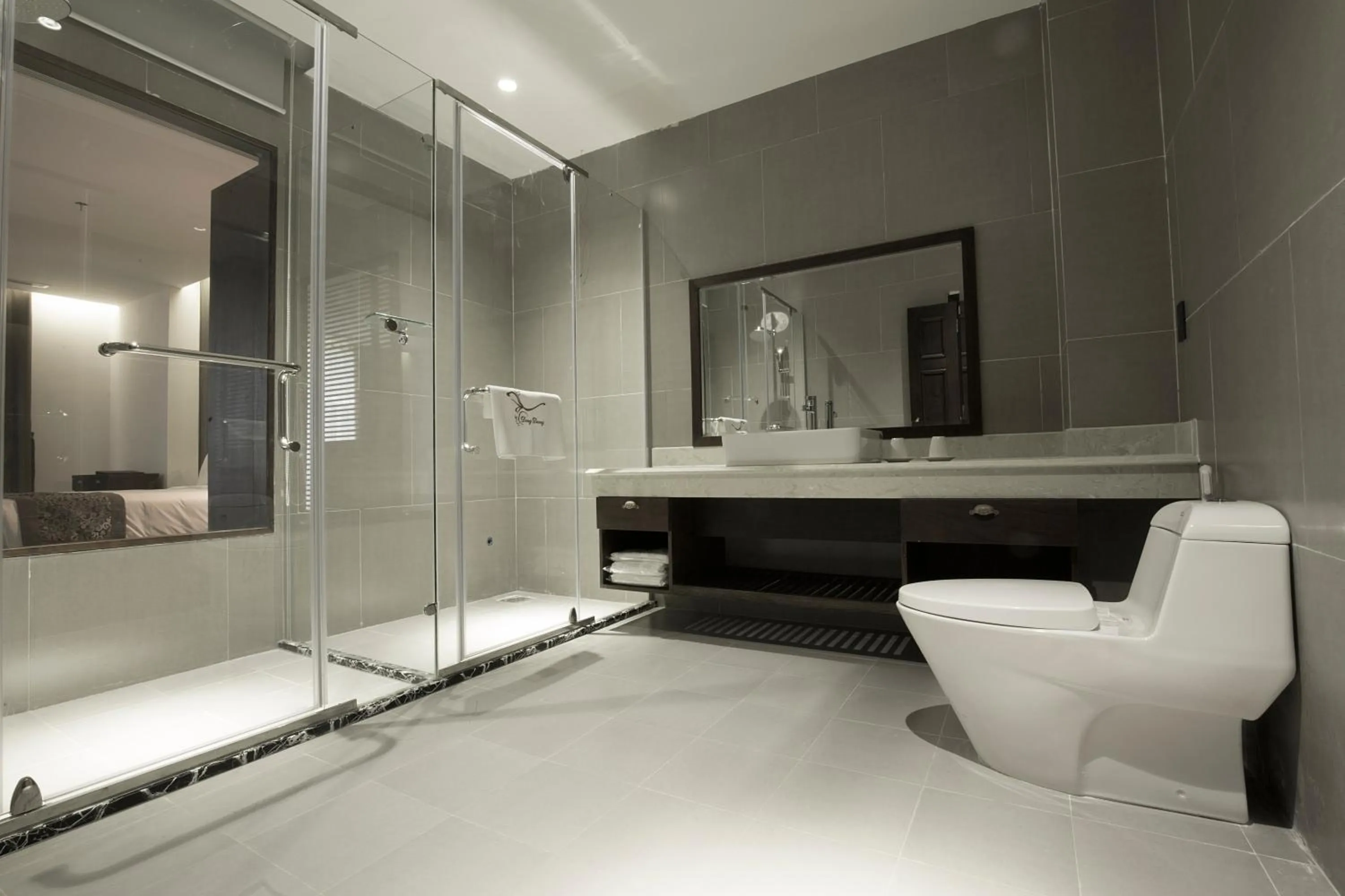 Shower in Dong Duong Hotel & Suites - City Central - Afternoon Tea Inclusive