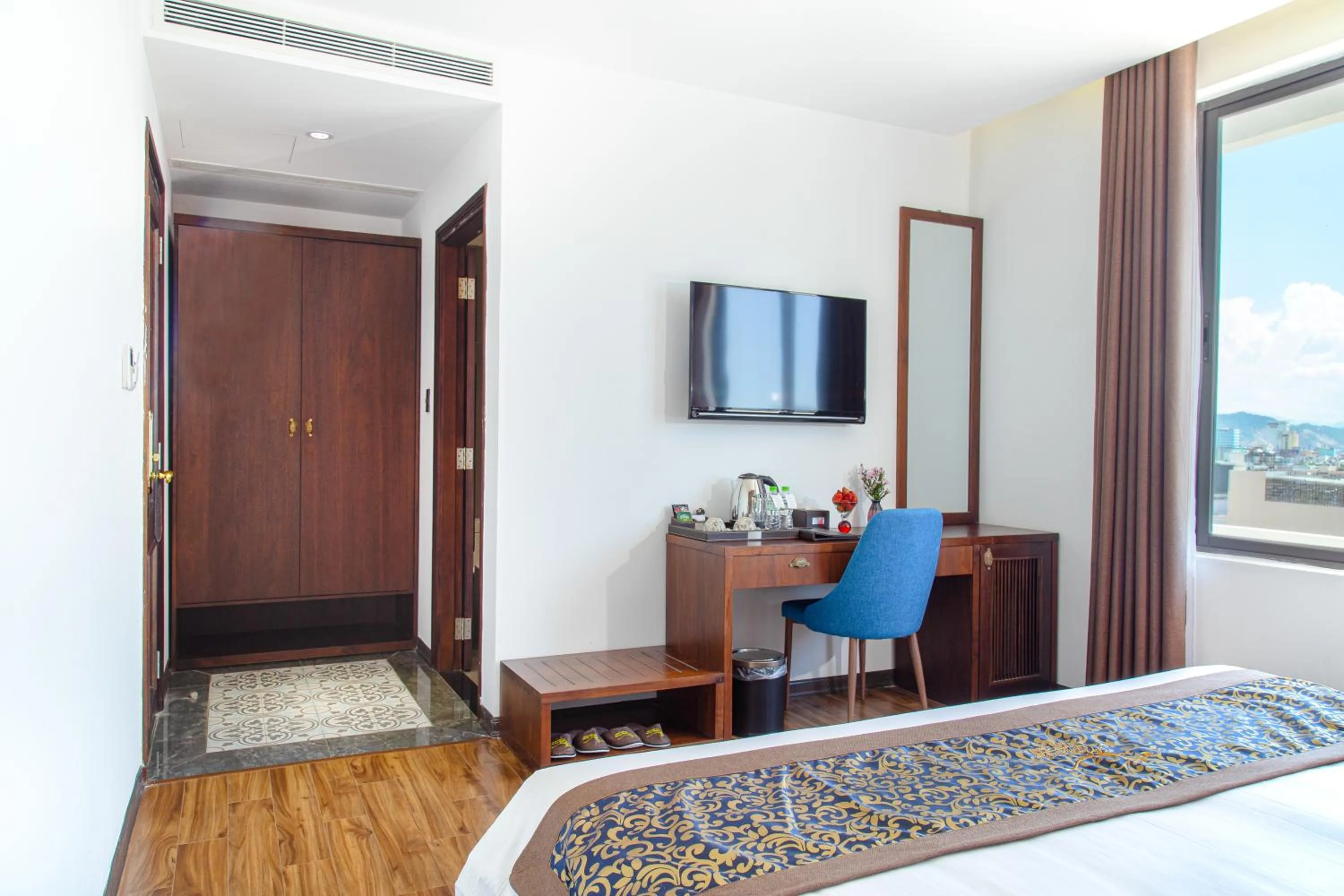 Bedroom, Bed in Dong Duong Hotel & Suites - City Central - Afternoon Tea Inclusive