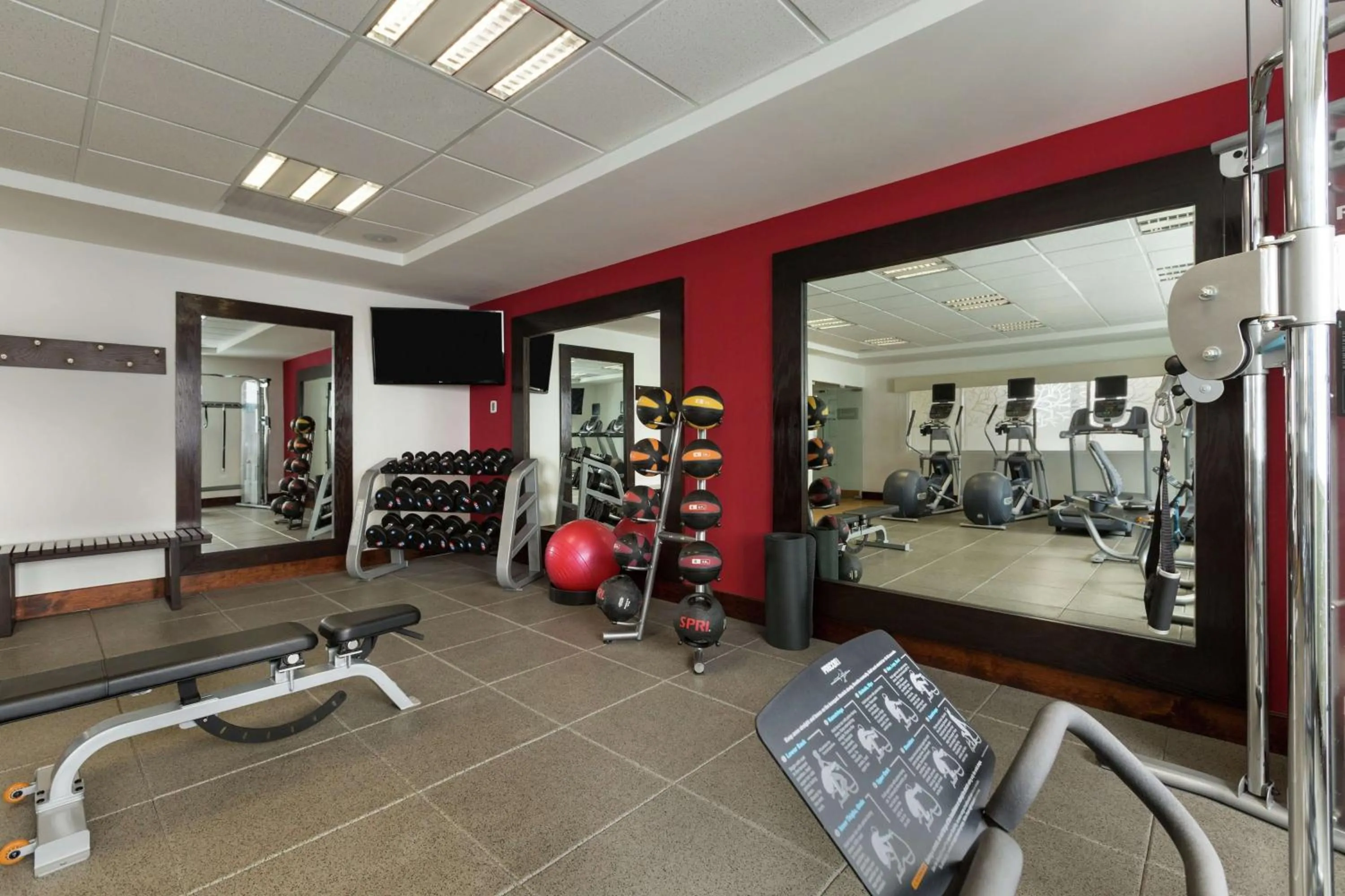 Fitness centre/facilities in Hilton Garden Inn Queretaro