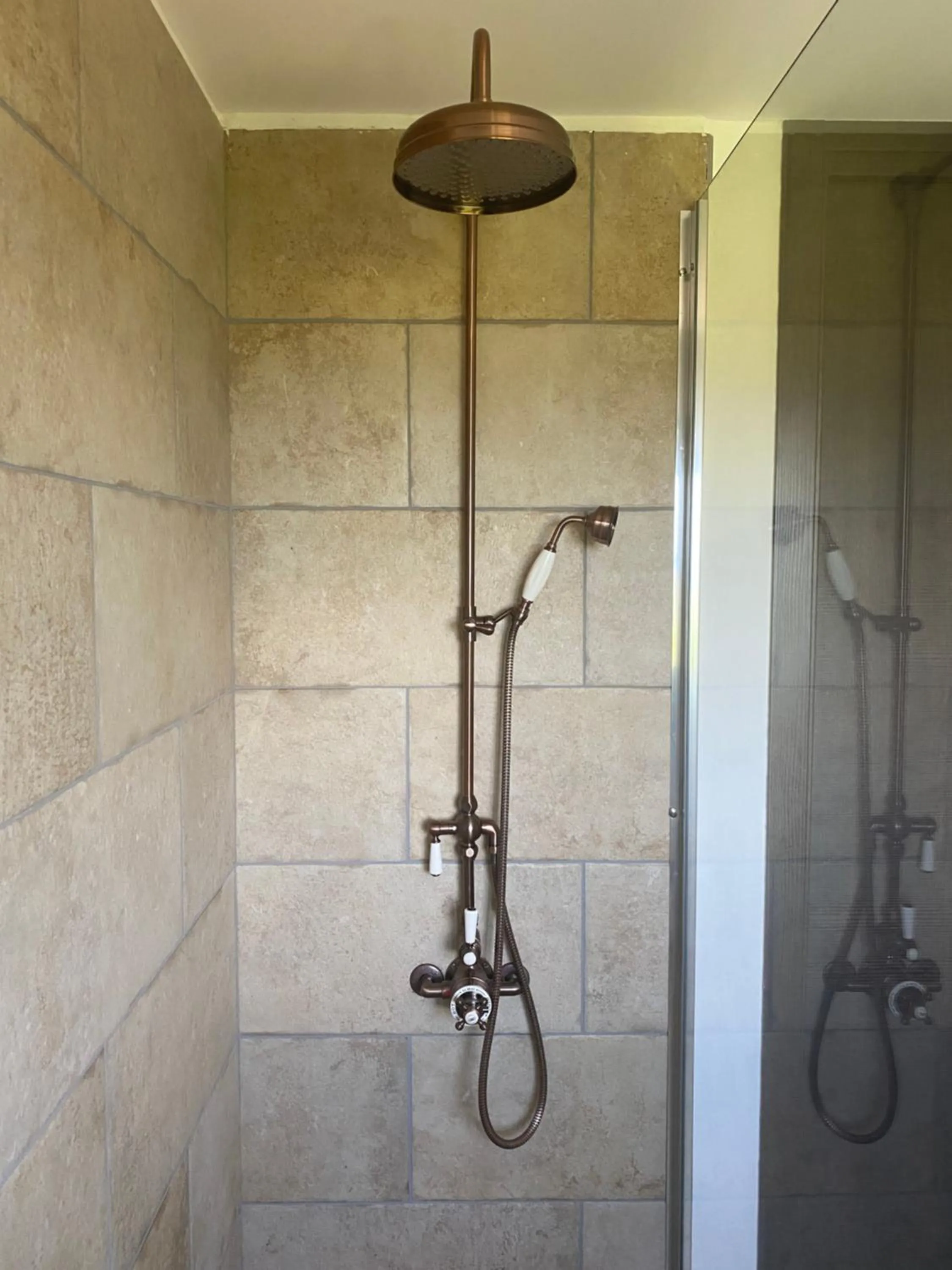 Shower in B&B Il giardino di Armida