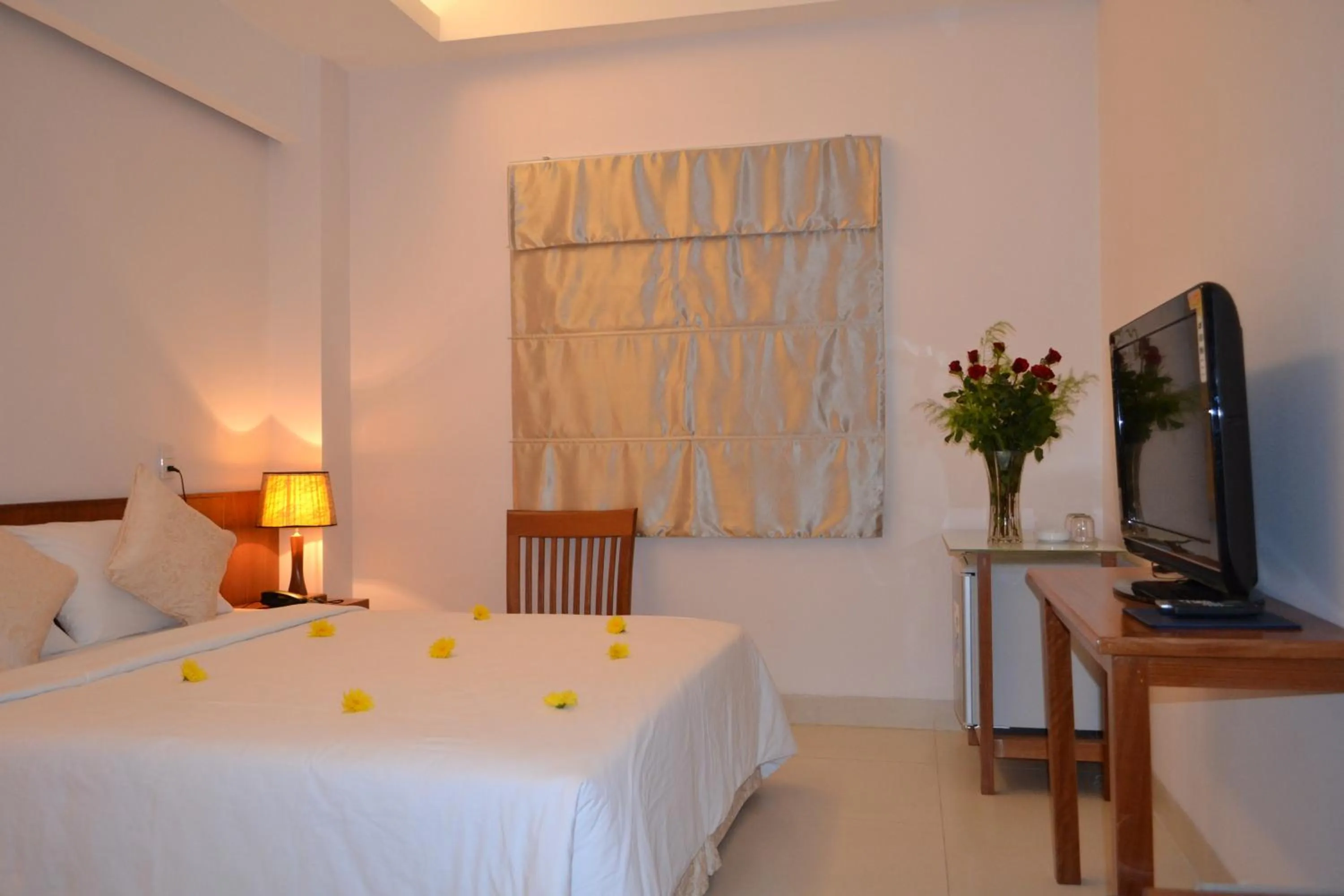 Photo of the whole room, TV/Entertainment Center in Nemo Hotel Danang