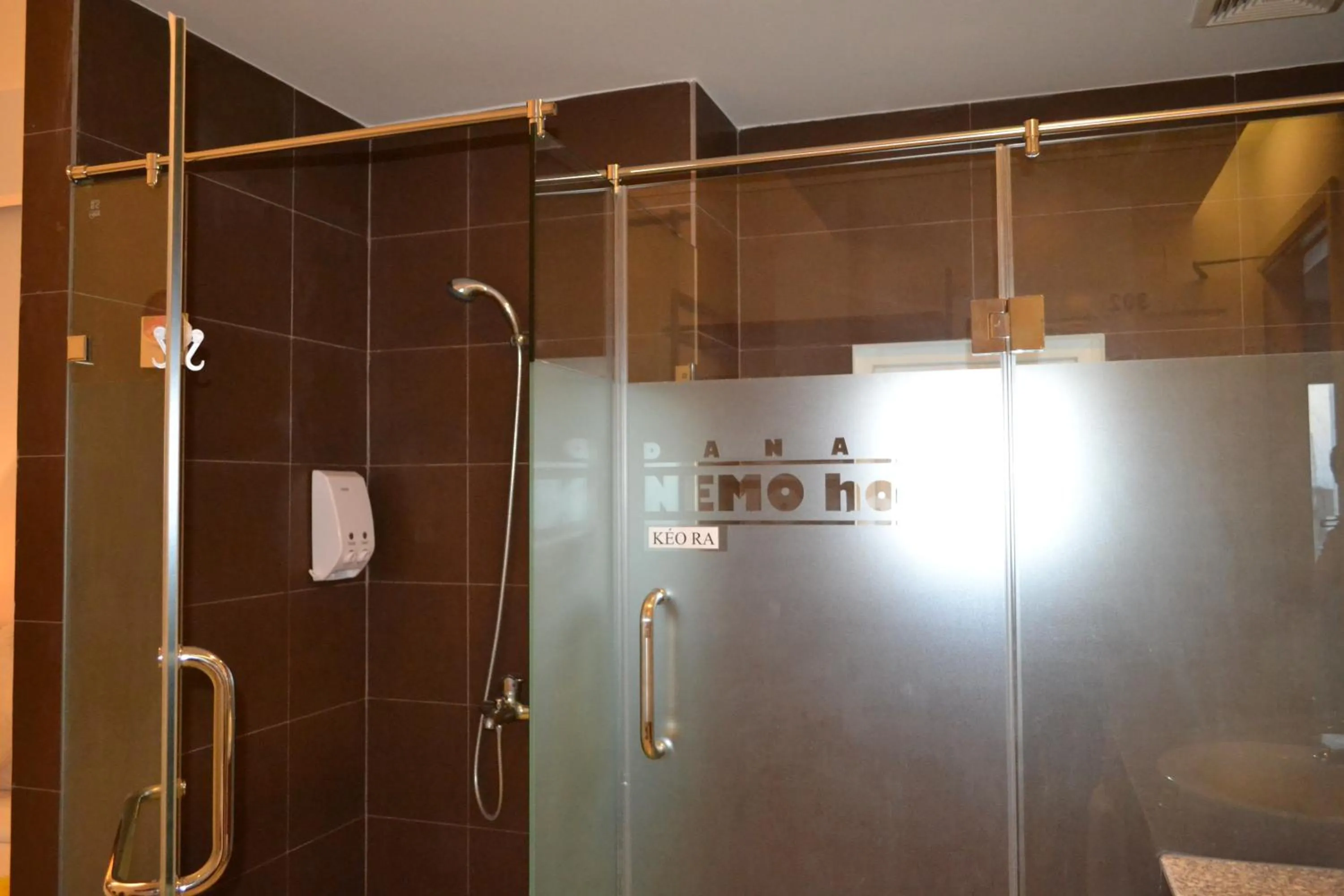 Shower, Bathroom in Nemo Hotel Danang