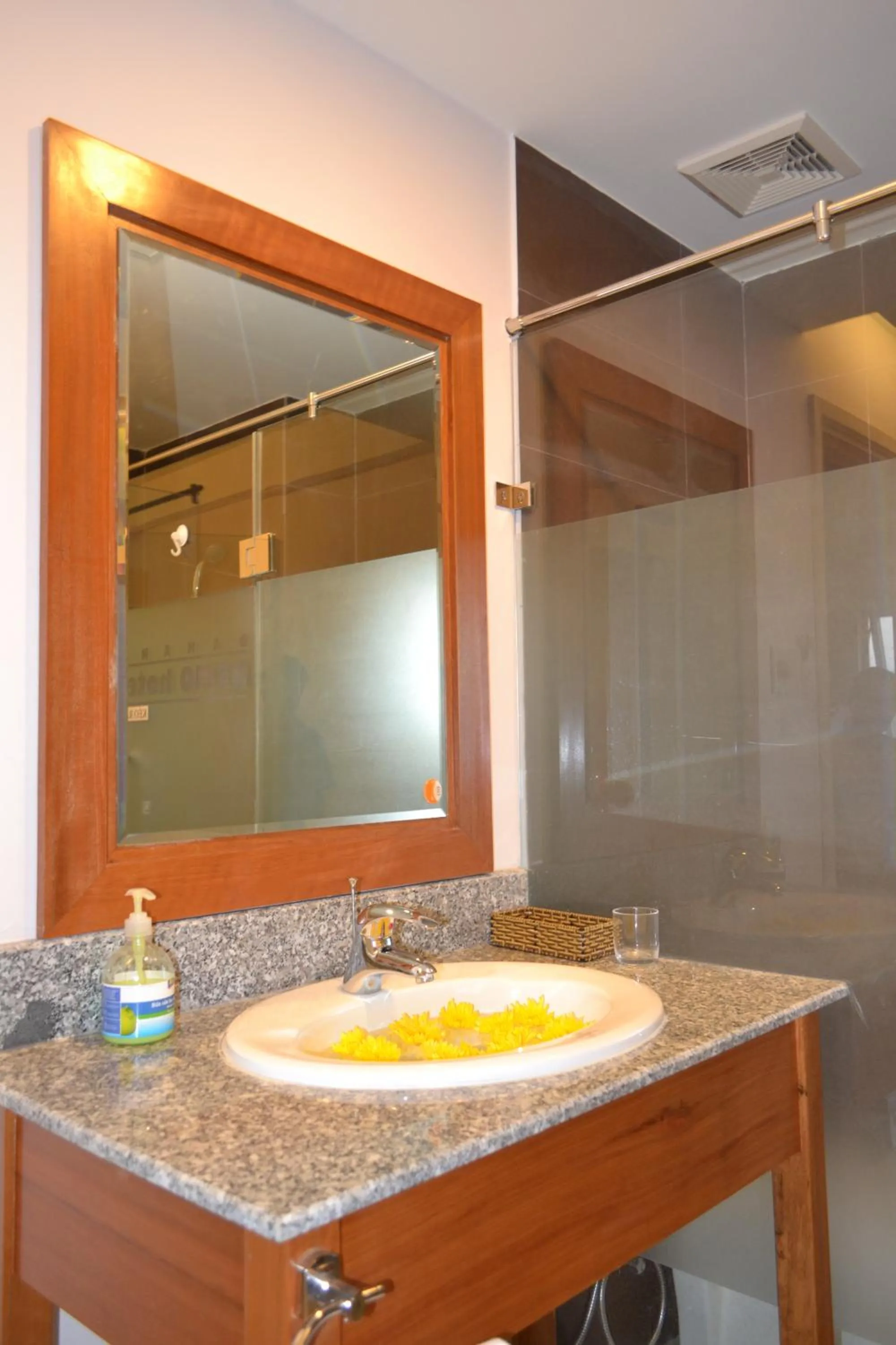 Bathroom in Nemo Hotel Danang