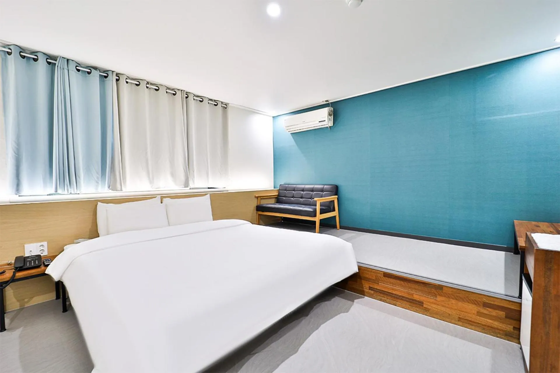 Bedroom, Bed in Calm Rest Hotel Busan Sasang