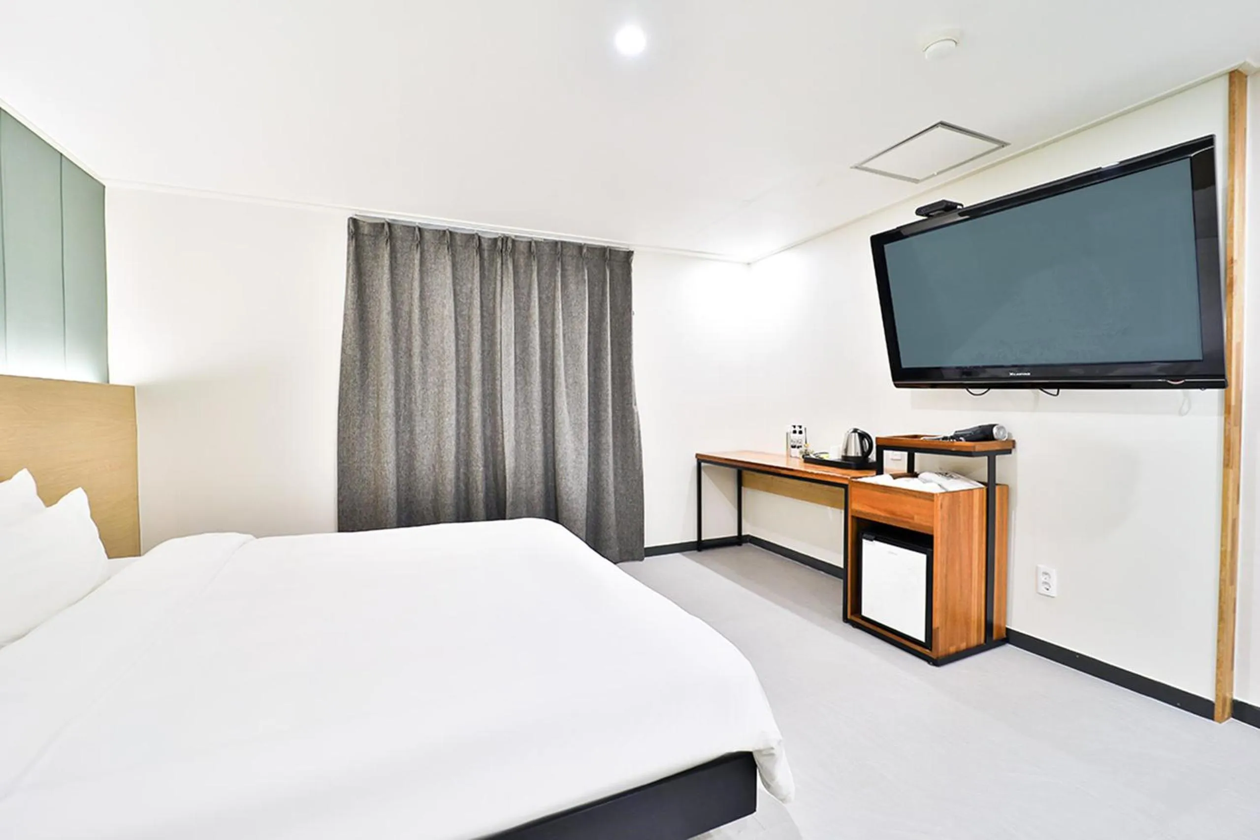 Bedroom, Bed in Calm Rest Hotel Busan Sasang